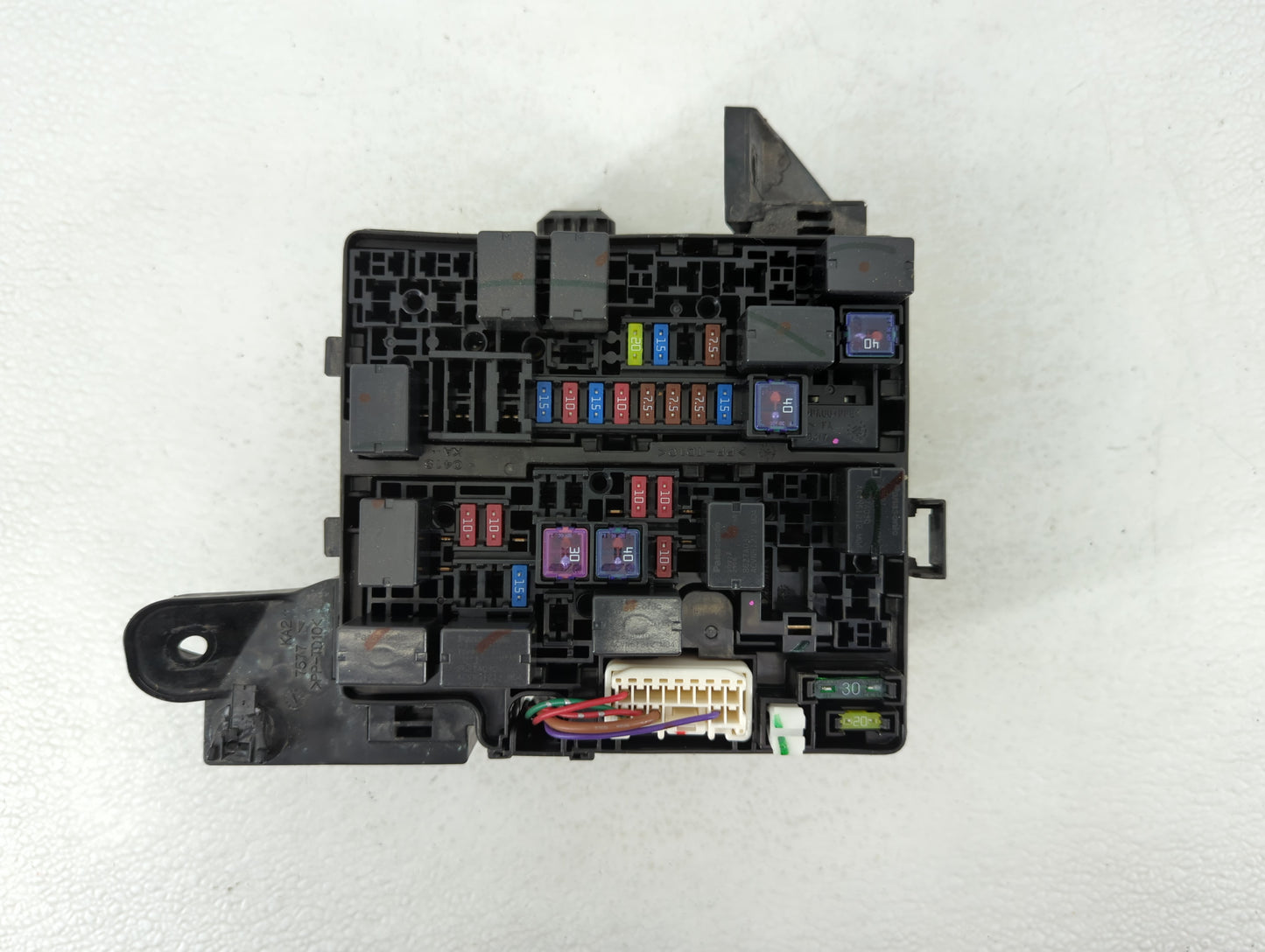 2014 Mitsubishi Mirage Fusebox Fuse Box Panel Relay Module P/N:PP-TD10 7577 Fits OEM Used Auto Parts - Oemusedautoparts1.com