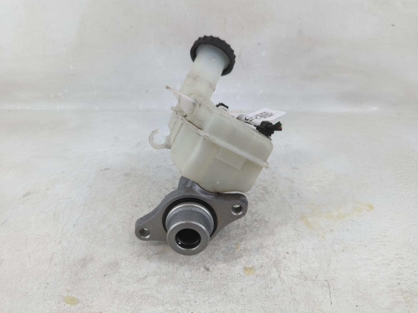 2014-2016 Mitsubishi Outlander Brake Master Cylinder - Oemusedautoparts1.com