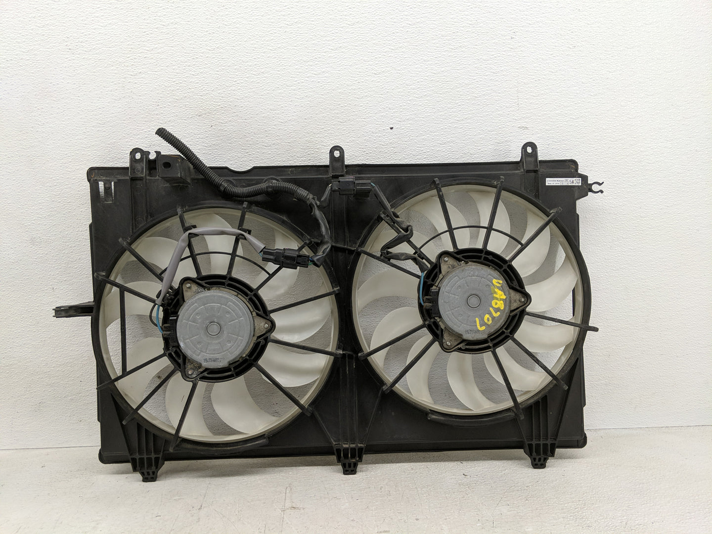 2014-2016 Mitsubishi Outlander Electric Radiator Cooling Fan Motor Assembly Fits Fits 2014 2015 2016 OEM Used Auto Parts - O