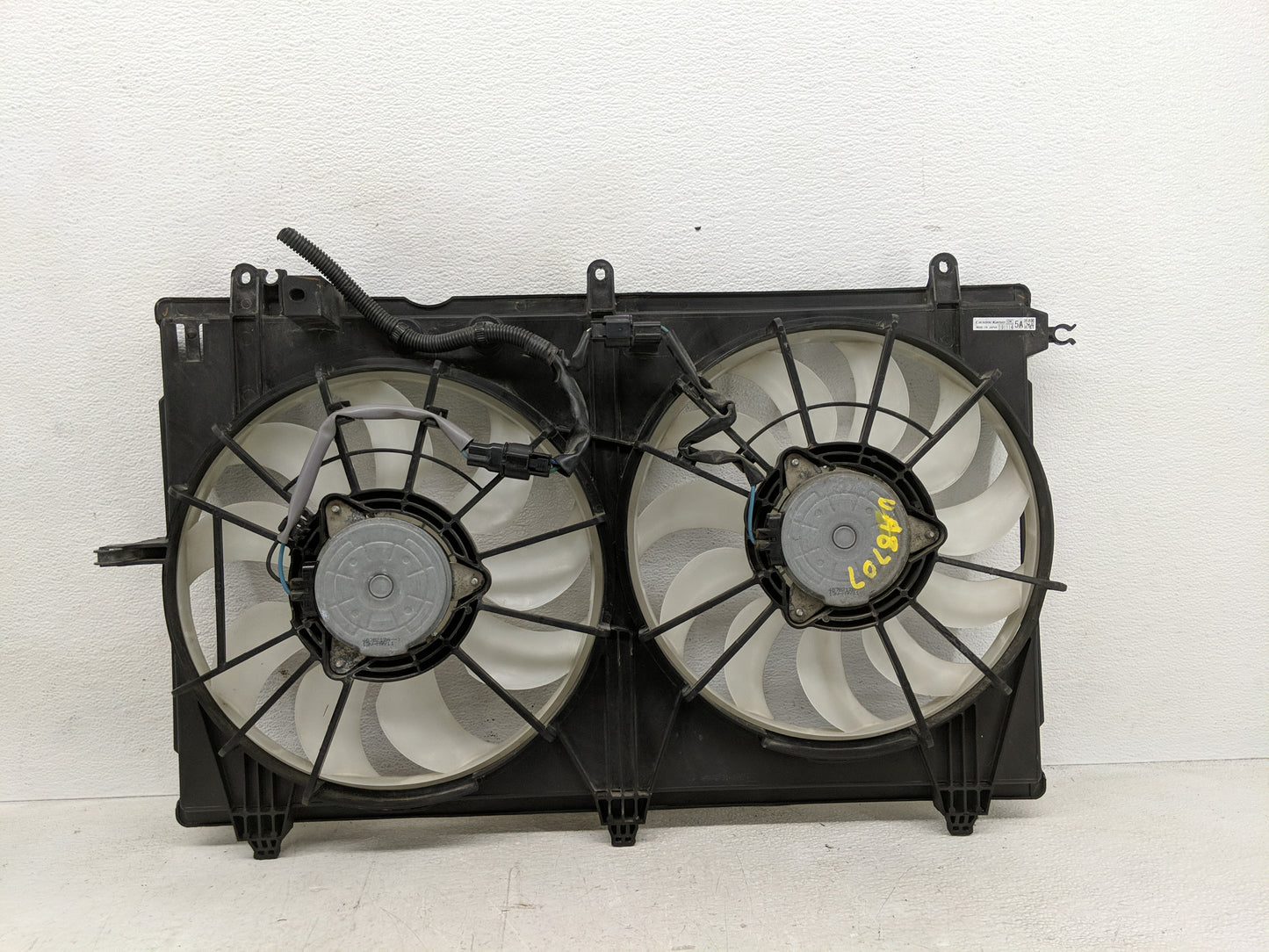 2014-2016 Mitsubishi Outlander Electric Radiator Cooling Fan Motor Assembly Fits Fits 2014 2015 2016 OEM Used Auto Parts - O