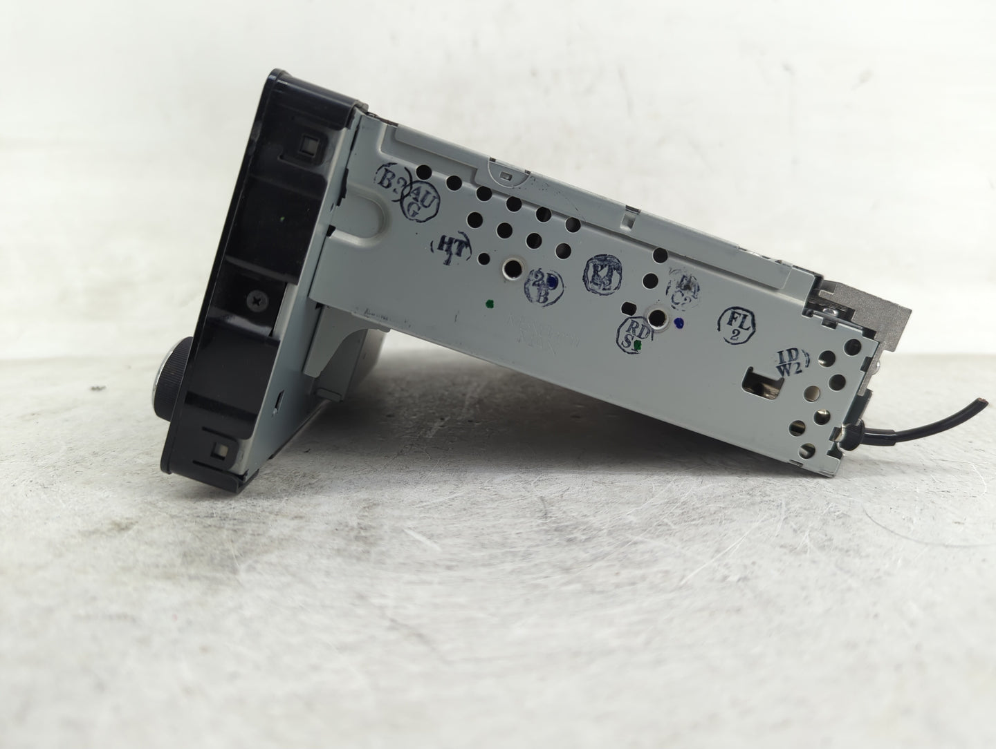 2014 Mitsubishi Outlander Radio AM FM Cd Player Receiver Replacement P/N:8701A405 Fits OEM Used Auto Parts - Oemusedautopart