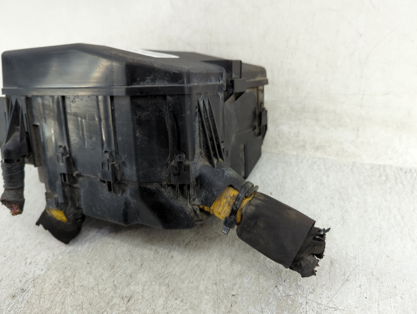 2014-2016 Mitsubishi Outlander Fusebox Fuse Box Panel Relay Module Fits Fits 2014 2015 2016 OEM Used Auto Parts - Oemusedaut