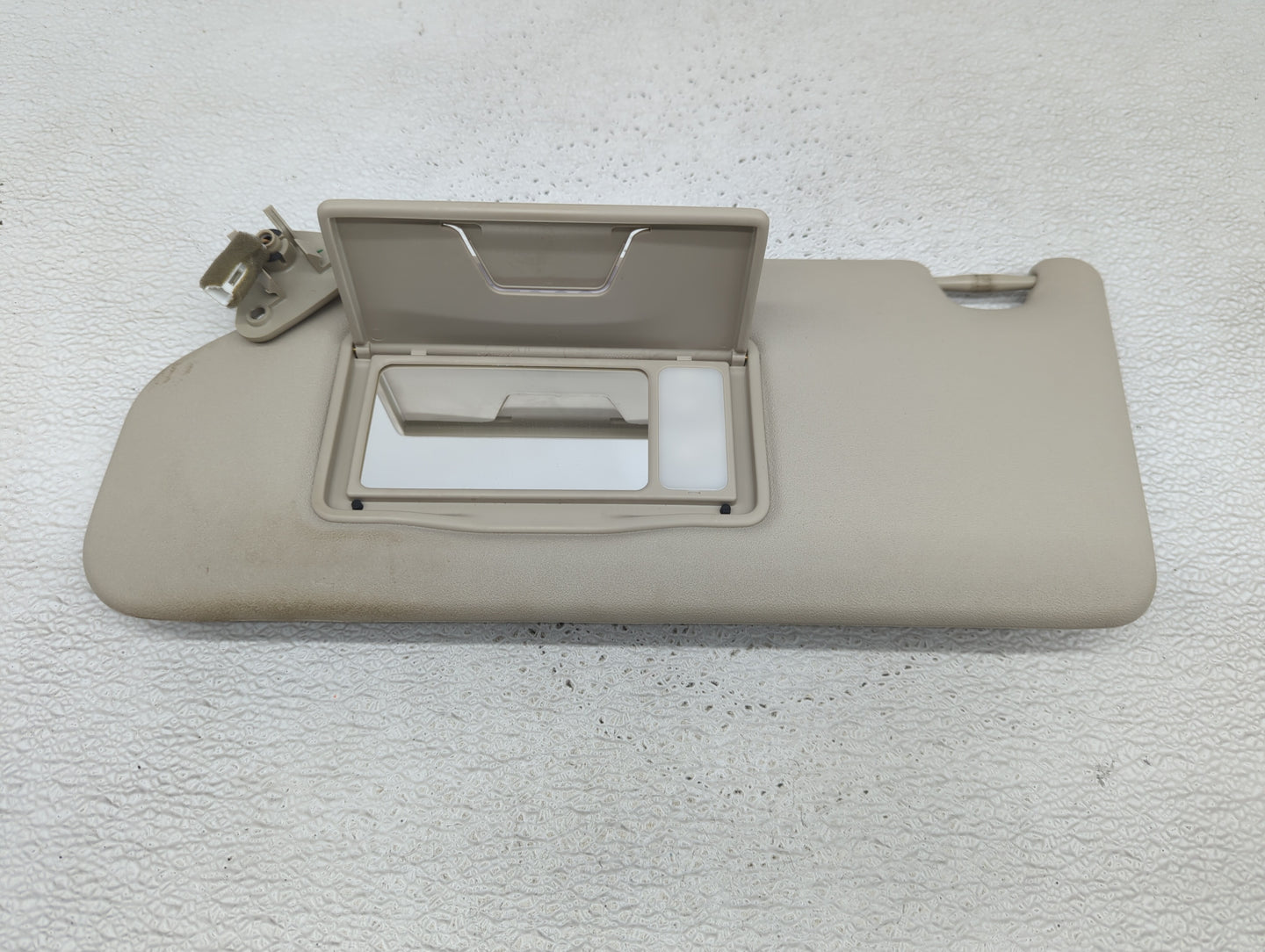 2014-2015 Mitsubishi Outlander Sun Visor Shade Replacement Driver Left Mirror Fits Fits 2014 2015 OEM Used Auto Parts - Oemu