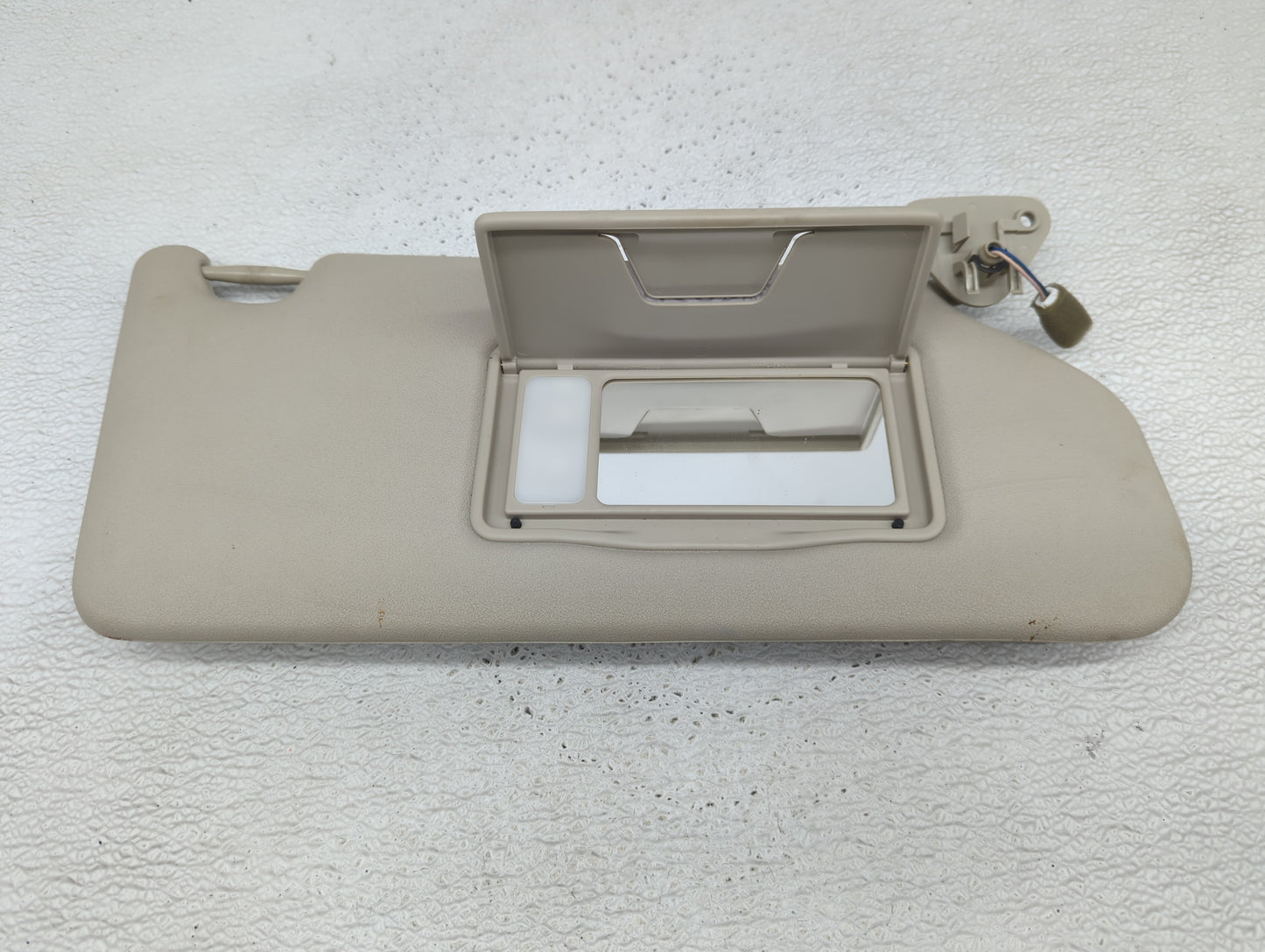 2014-2015 Mitsubishi Outlander Sun Visor Shade Replacement Passenger Right Mirror Fits Fits 2014 2015 OEM Used Auto Parts - 