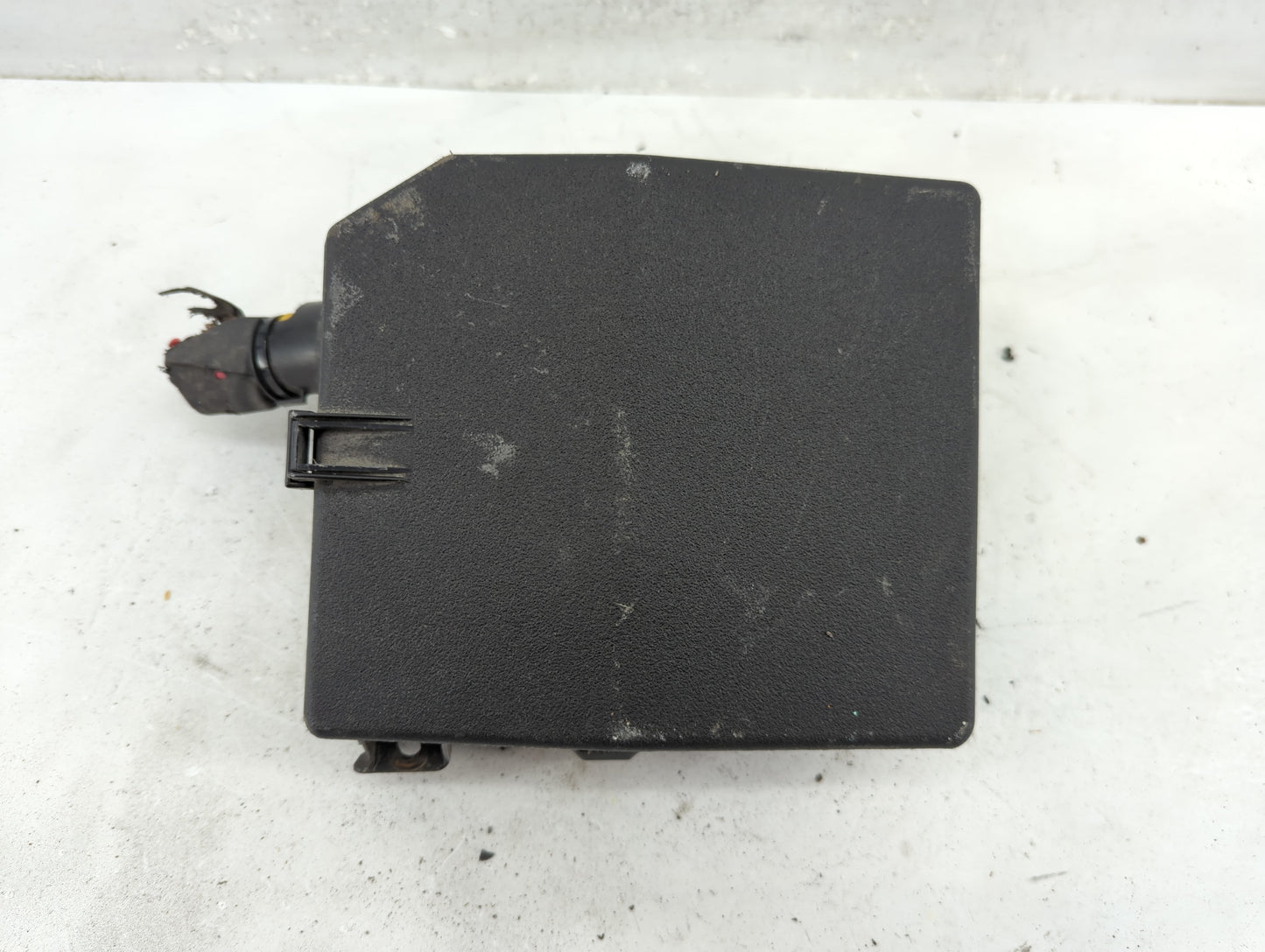 2014-2016 Mitsubishi Outlander Fusebox Fuse Box Panel Relay Module P/N:3605-NA Fits Fits 2014 2015 2016 OEM Used Auto Parts 