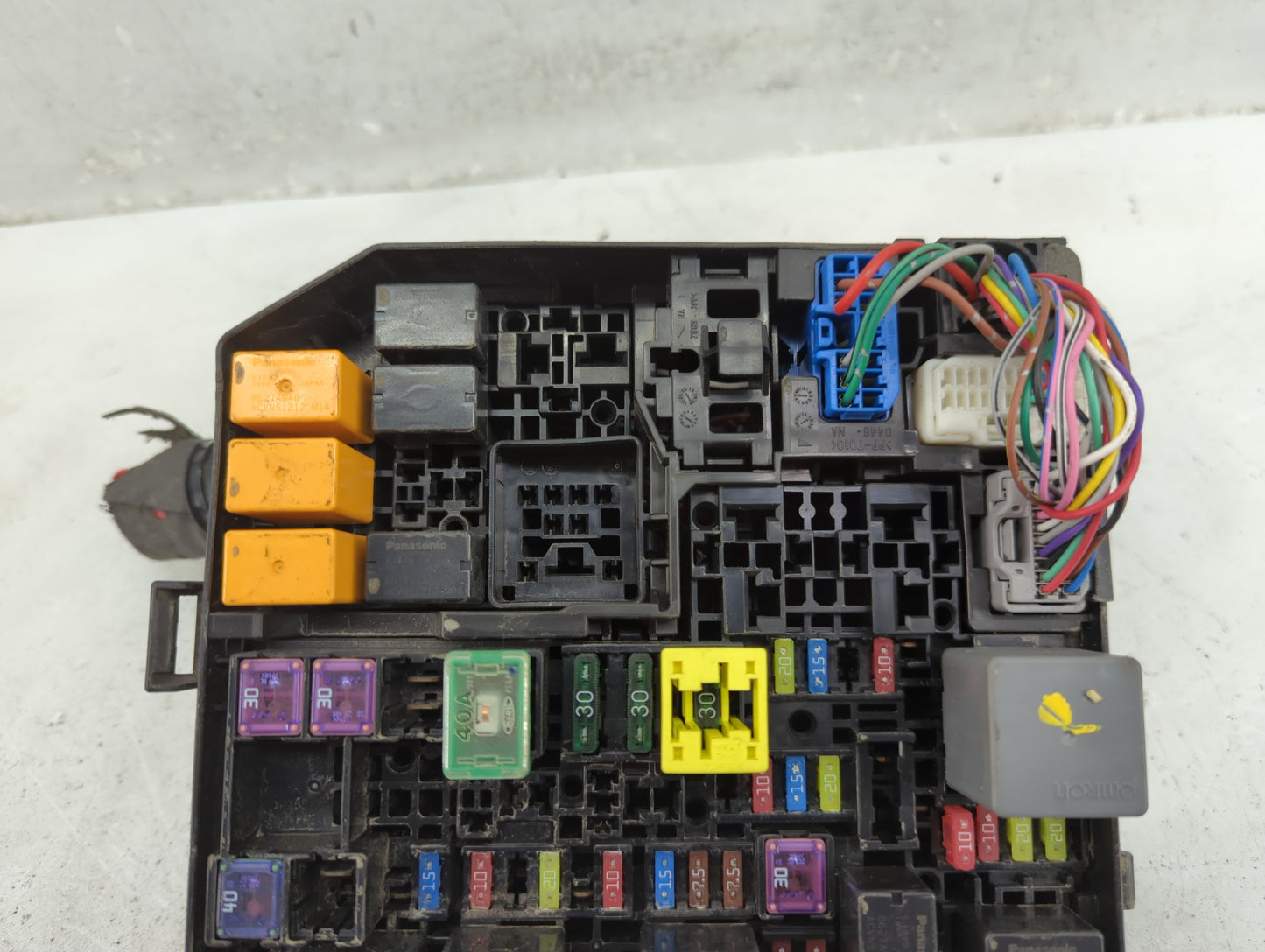 2014-2016 Mitsubishi Outlander Fusebox Fuse Box Panel Relay Module P/N:3605-NA Fits Fits 2014 2015 2016 OEM Used Auto Parts 