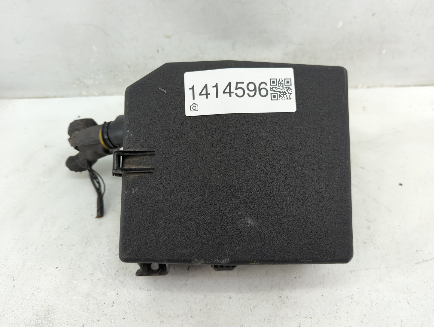 2014-2016 Mitsubishi Outlander Fusebox Fuse Box Panel Relay Module P/N:3605NA Fits Fits 2014 2015 2016 OEM Used Auto Parts -