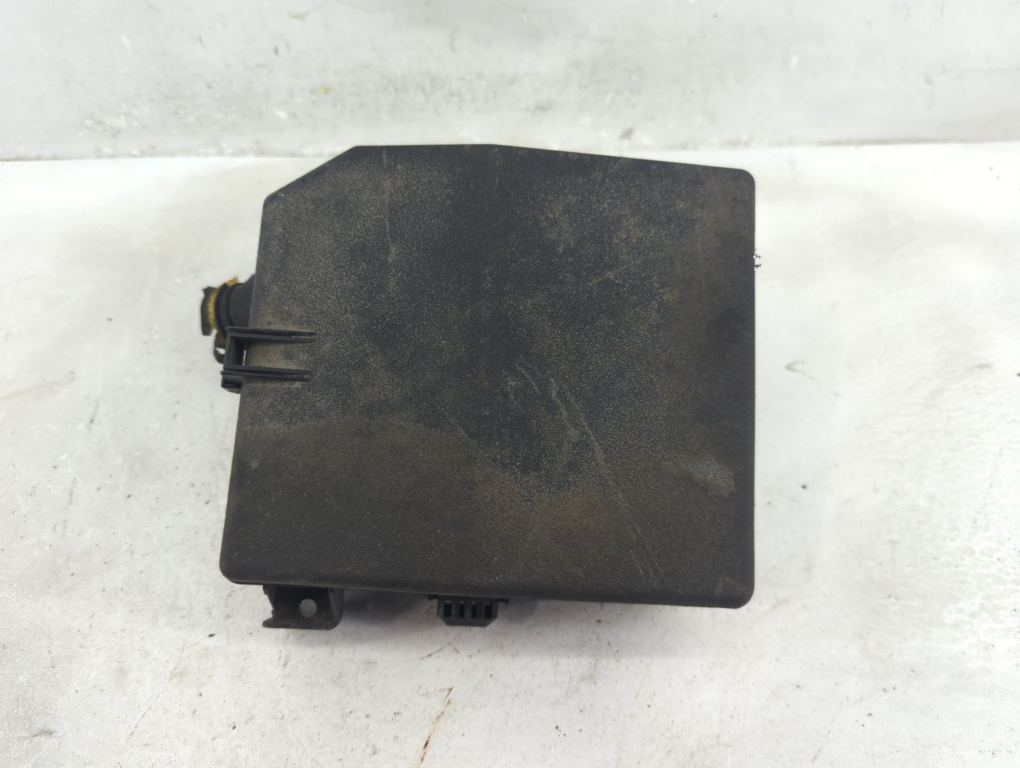 2014-2016 Mitsubishi Outlander Fusebox Fuse Box Panel Relay Module P/N:3605-NA Fits Fits 2014 2015 2016 OEM Used Auto Parts 