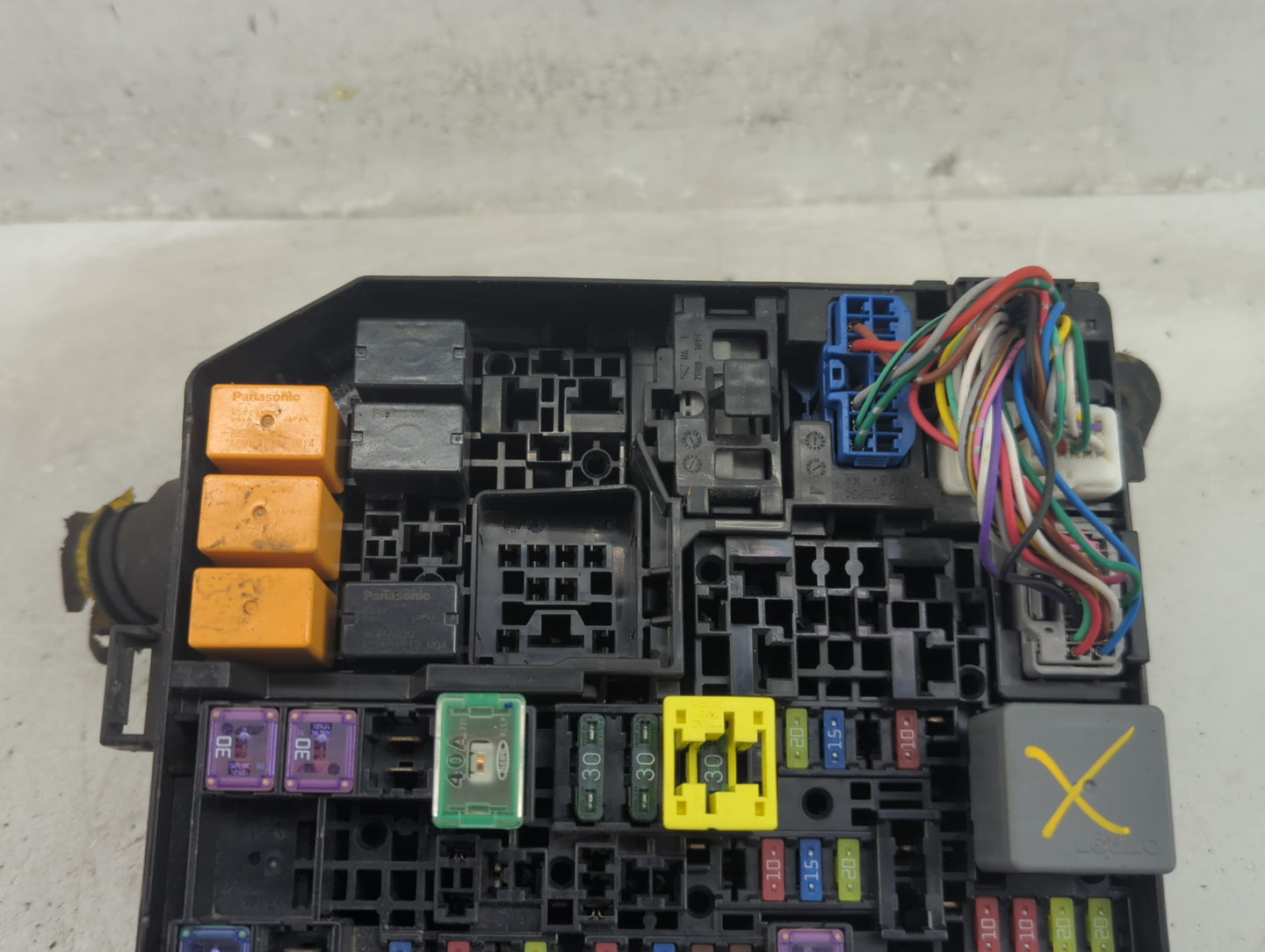 2014-2016 Mitsubishi Outlander Fusebox Fuse Box Panel Relay Module P/N:3605-NA Fits Fits 2014 2015 2016 OEM Used Auto Parts 