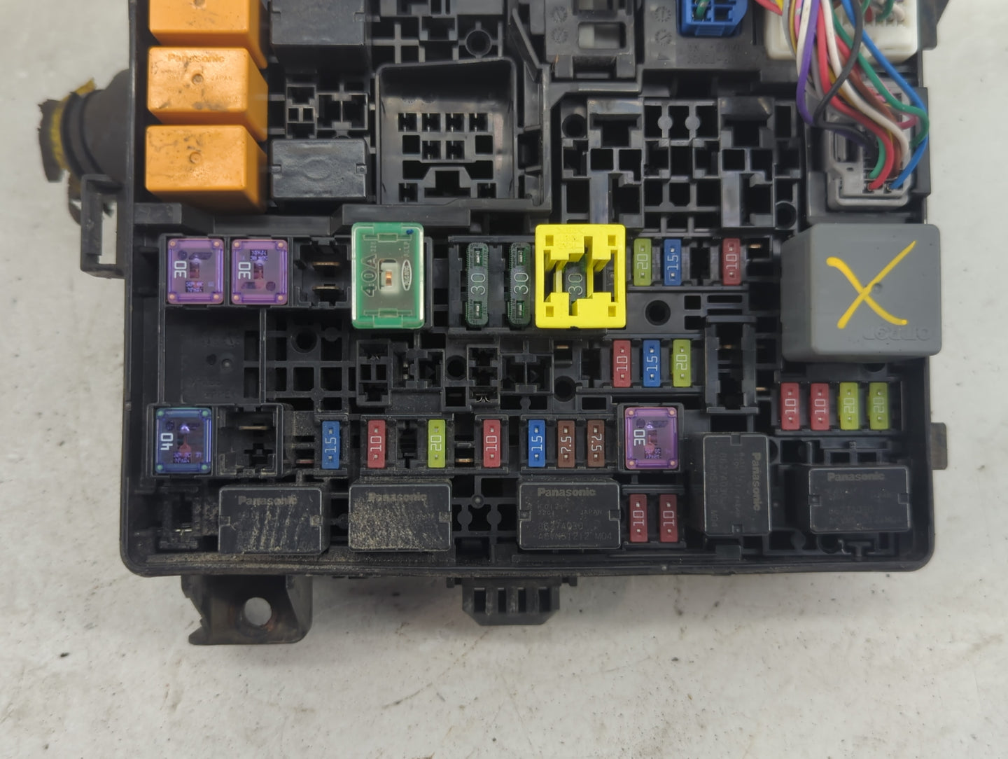 2014-2016 Mitsubishi Outlander Fusebox Fuse Box Panel Relay Module P/N:3605-NA Fits Fits 2014 2015 2016 OEM Used Auto Parts 