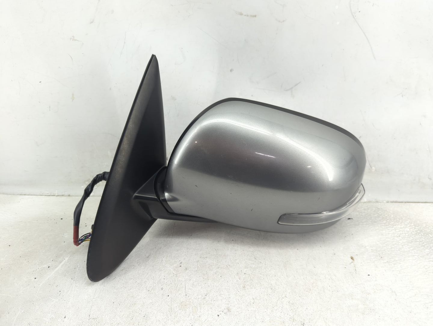 2014-2015 Mitsubishi Outlander Driver Side View Mirror - Left Door Mirror OEM Used - Oemusedautoparts1.com