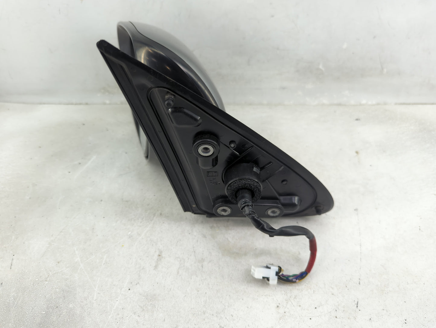 2014-2015 Mitsubishi Outlander Driver Side View Mirror - Left Door Mirror OEM Used - Oemusedautoparts1.com