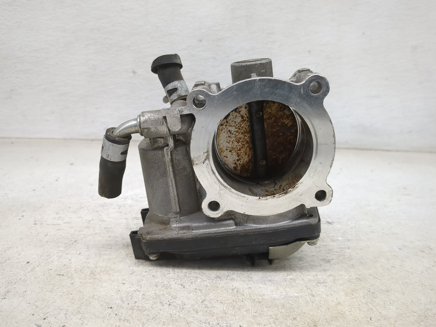 2013-2017 Mitsubishi Outlander Throttle Body Fits Fits 2013 2014 2015 2016 2017 OEM Used Auto Parts - Oemusedautoparts1.com