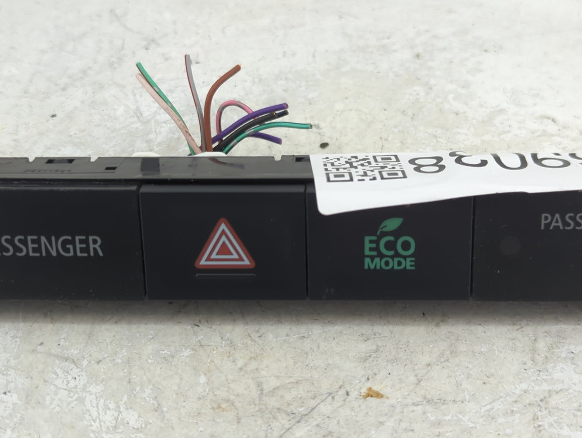 2014 Mitsubishi Outlander Hazard Switch 6002b402|c68236|4.7042.00418 - Oemusedautoparts1.com