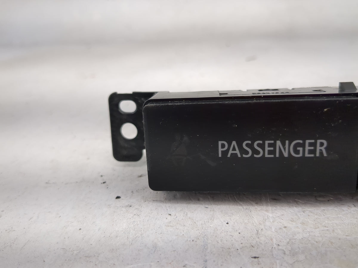 2014 Mitsubishi Outlander Hazard Switch 8002b402|c68236|4.6352.00181 - Oemusedautoparts1.com