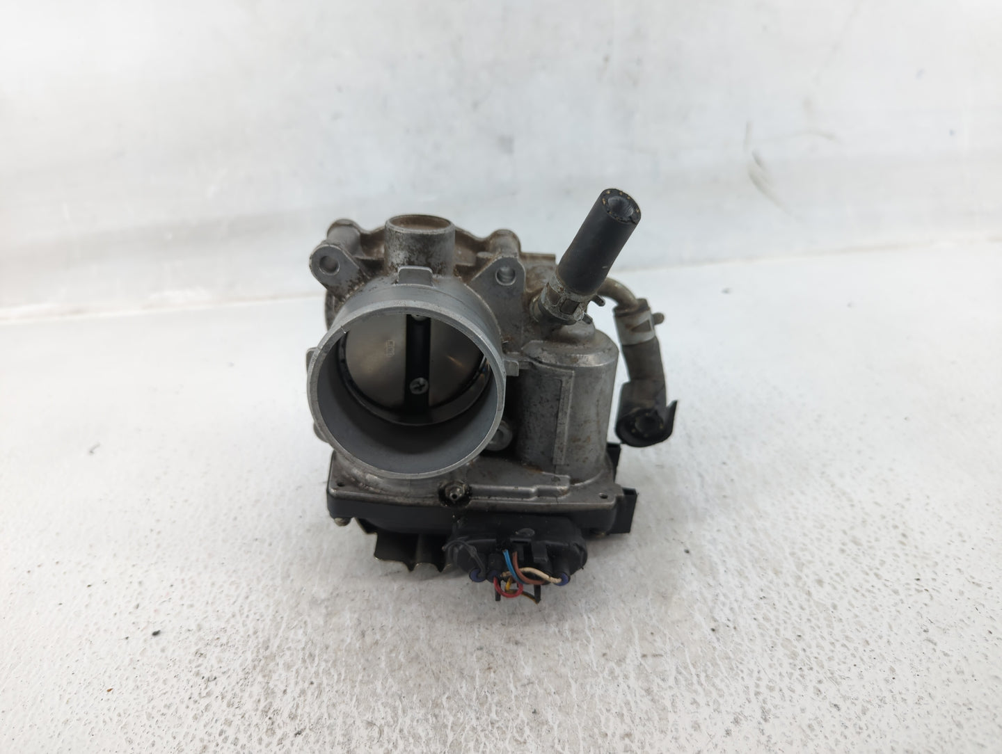 2013-2017 Mitsubishi Outlander Throttle Body P/N:67021TB Fits Fits 2013 2014 2015 2016 2017 OEM Used Auto Parts - Oemusedaut