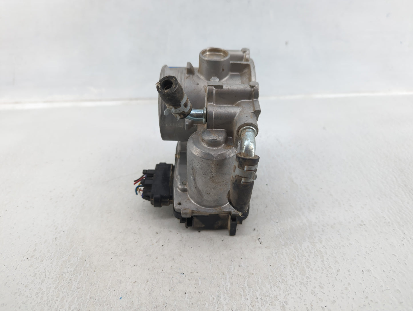 2013-2017 Mitsubishi Outlander Throttle Body P/N:3517 0104 57021-B Fits Fits 2013 2014 2015 2016 2017 OEM Used Auto Parts - 