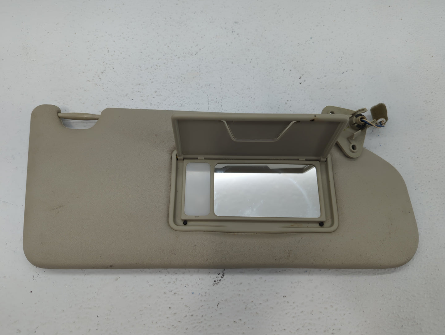 2014-2015 Mitsubishi Outlander Sun Visor Shade Replacement Passenger Right Mirror Fits Fits 2014 2015 OEM Used Auto Parts - 