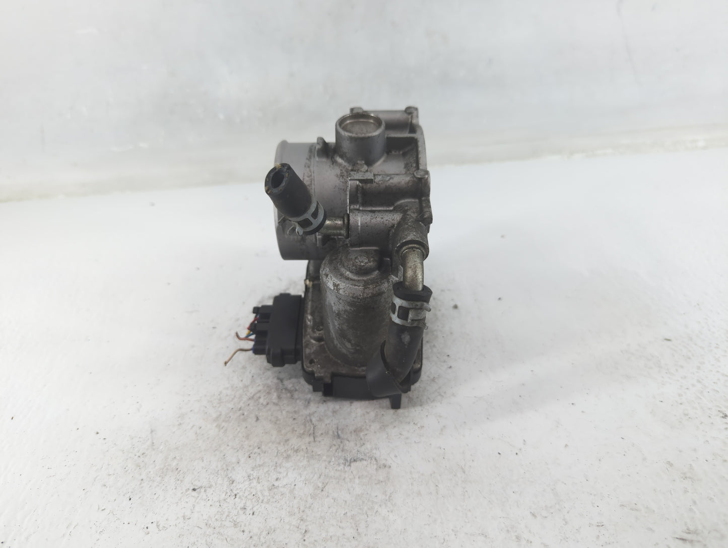 2013-2017 Mitsubishi Outlander Throttle Body P/N:3917 0170 57021-B Fits Fits 2013 2014 2015 2016 2017 OEM Used Auto Parts - 