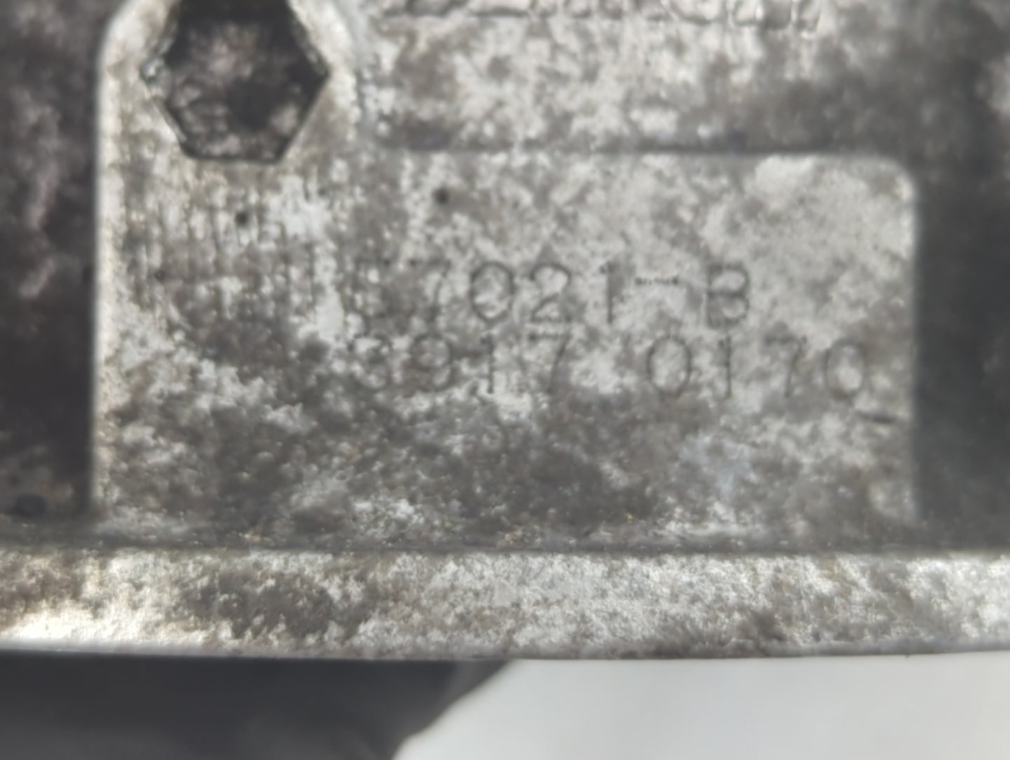 2013-2017 Mitsubishi Outlander Throttle Body P/N:3917 0170 57021-B Fits Fits 2013 2014 2015 2016 2017 OEM Used Auto Parts - 