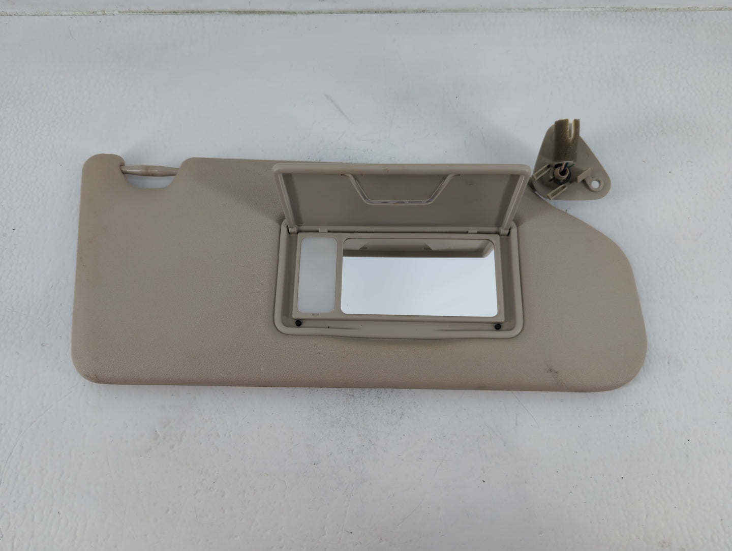 2014-2015 Mitsubishi Outlander Sun Visor Shade Replacement Passenger Right Mirror Fits Fits 2014 2015 OEM Used Auto Parts - 