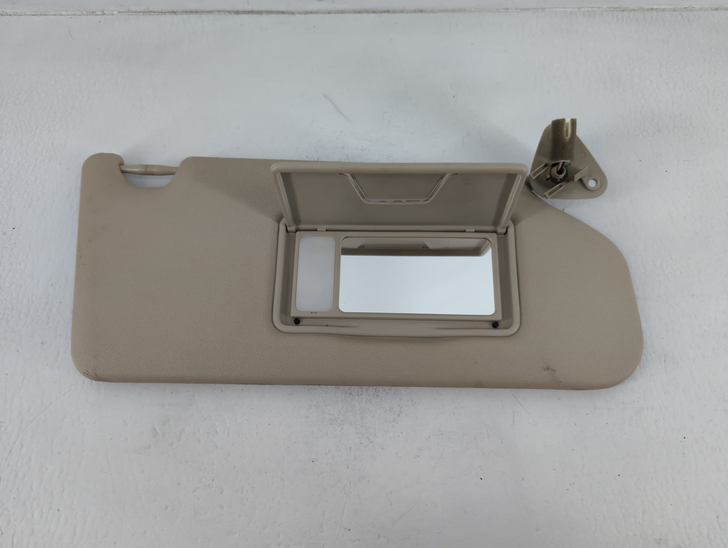 2014-2015 Mitsubishi Outlander Sun Visor Shade Replacement Passenger Right Mirror Fits Fits 2014 2015 OEM Used Auto Parts - 