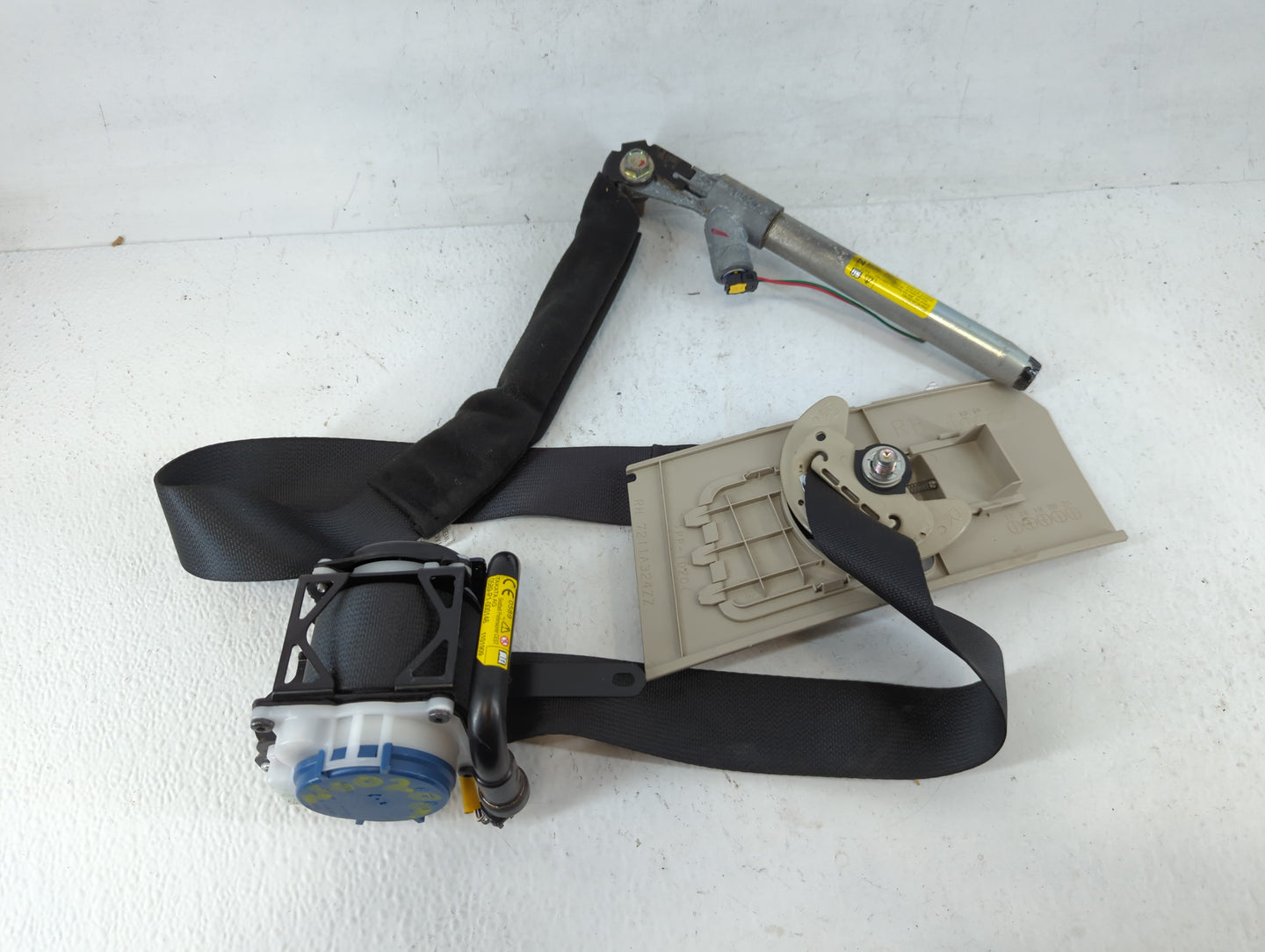 2014-2016 Mitsubishi Outlander Passenger Right Seat Belt Front Retractor - Oemusedautoparts1.com