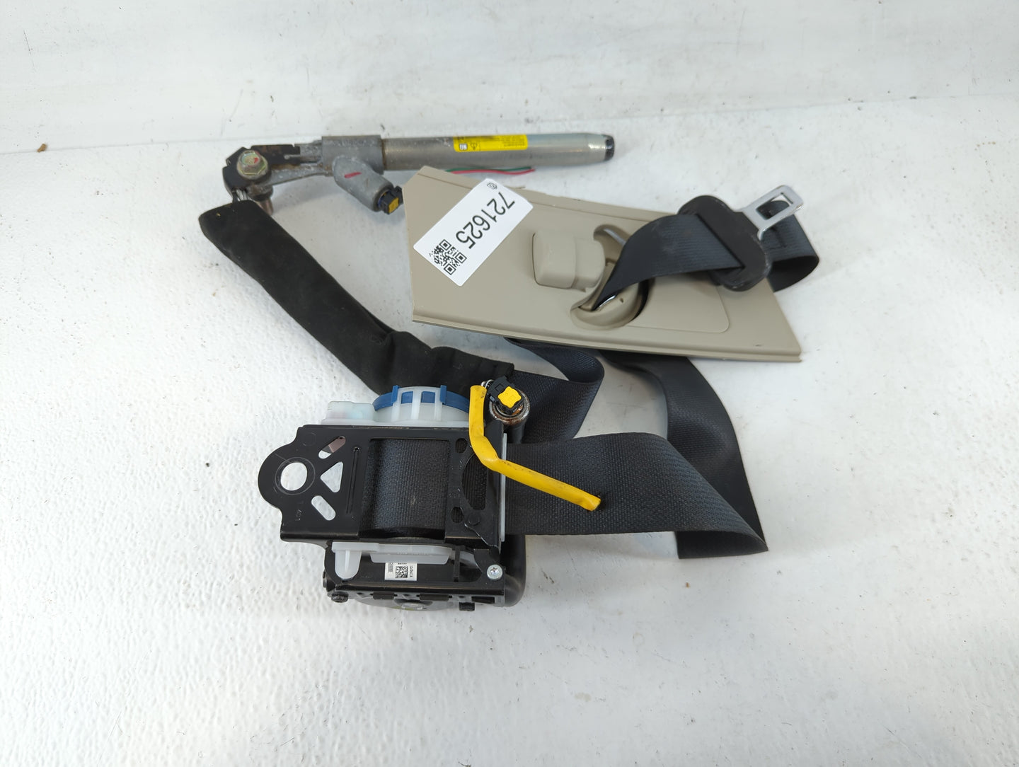 2014-2016 Mitsubishi Outlander Passenger Right Seat Belt Front Retractor - Oemusedautoparts1.com