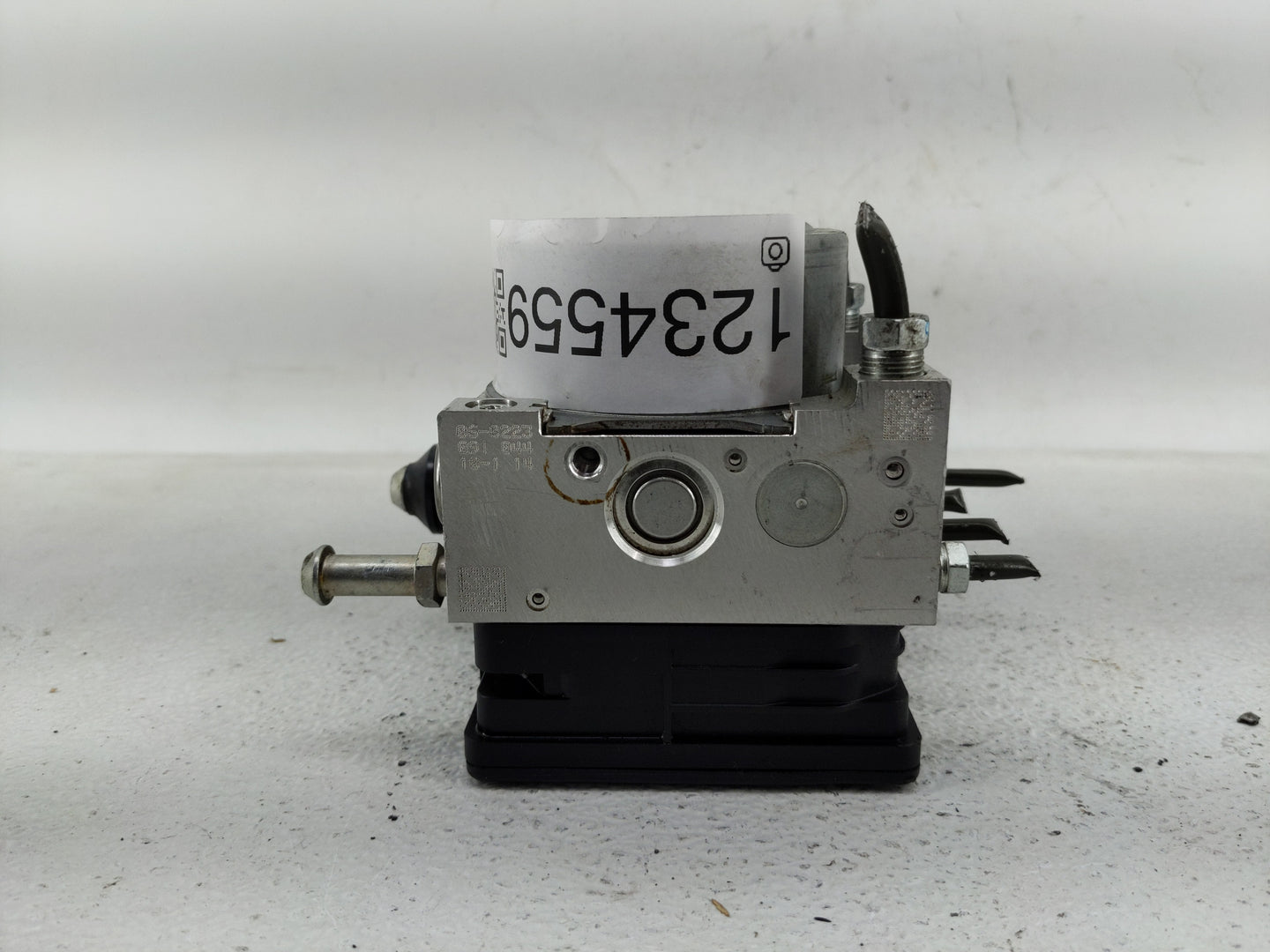 2014 Mitsubishi Outlander Sport ABS Pump Control Module Replacement P/N:4670B182 Fits OEM Used Auto Parts - Oemusedautoparts