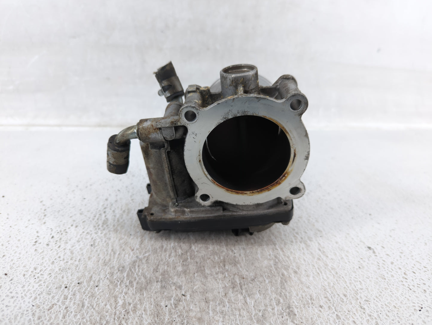 2013-2017 Mitsubishi Outlander Sport Throttle Body P/N:57021 4904 Fits Fits 2013 2014 2015 2016 2017 OEM Used Auto Parts - O