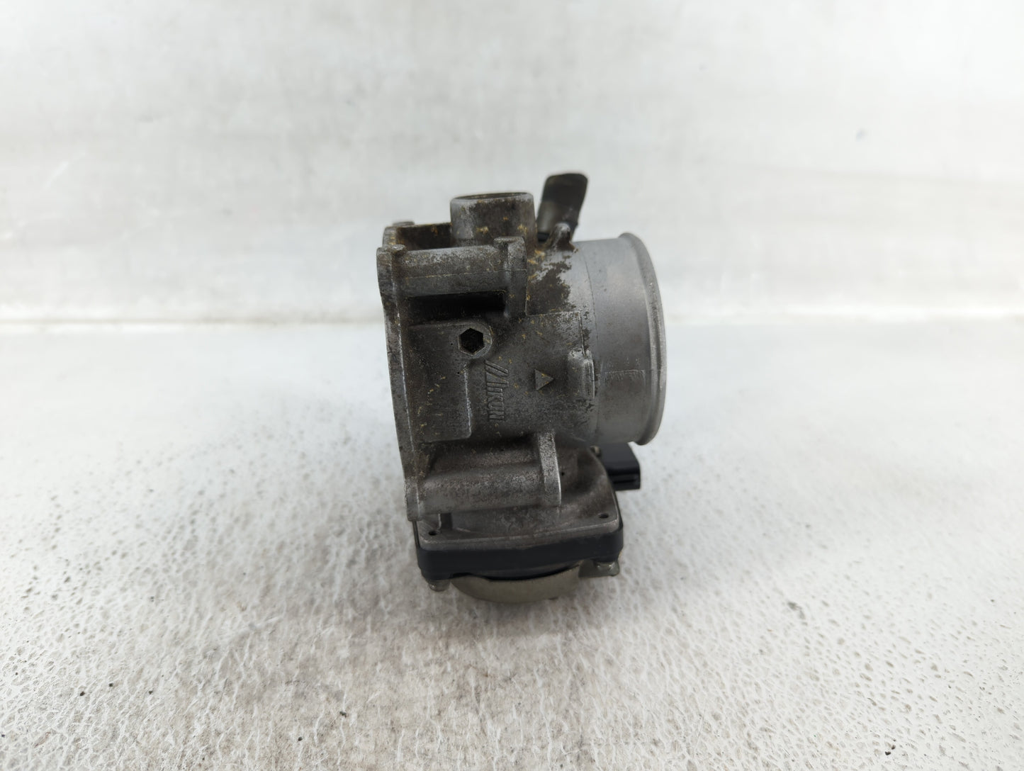 2013-2017 Mitsubishi Outlander Sport Throttle Body P/N:57021 4904 Fits Fits 2013 2014 2015 2016 2017 OEM Used Auto Parts - O
