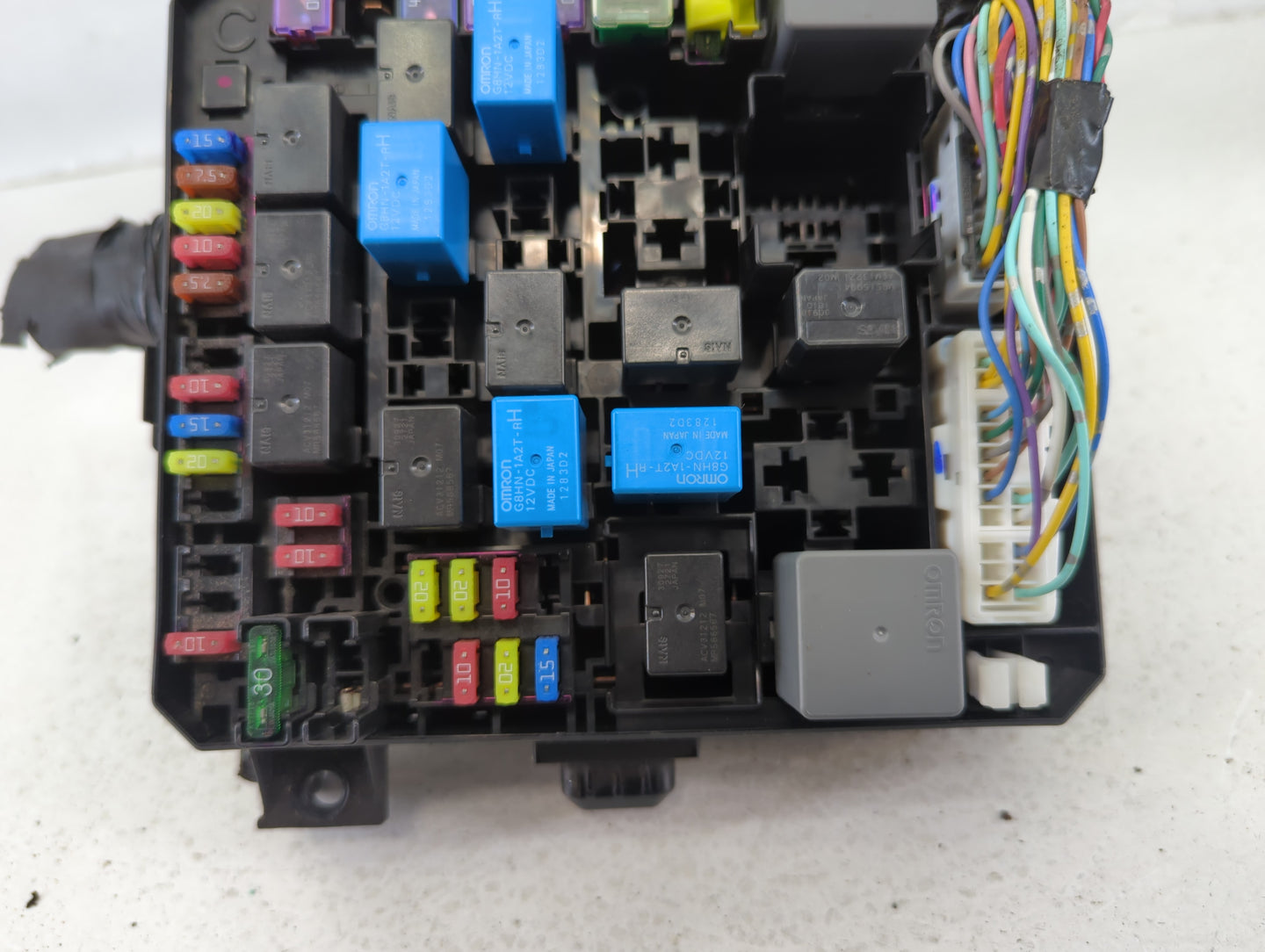 2012-2017 Mitsubishi Rvr Fusebox Fuse Box Panel Relay Module P/N:8565A268 Fits Fits 2012 2013 2014 2015 2016 2017 OEM Used A