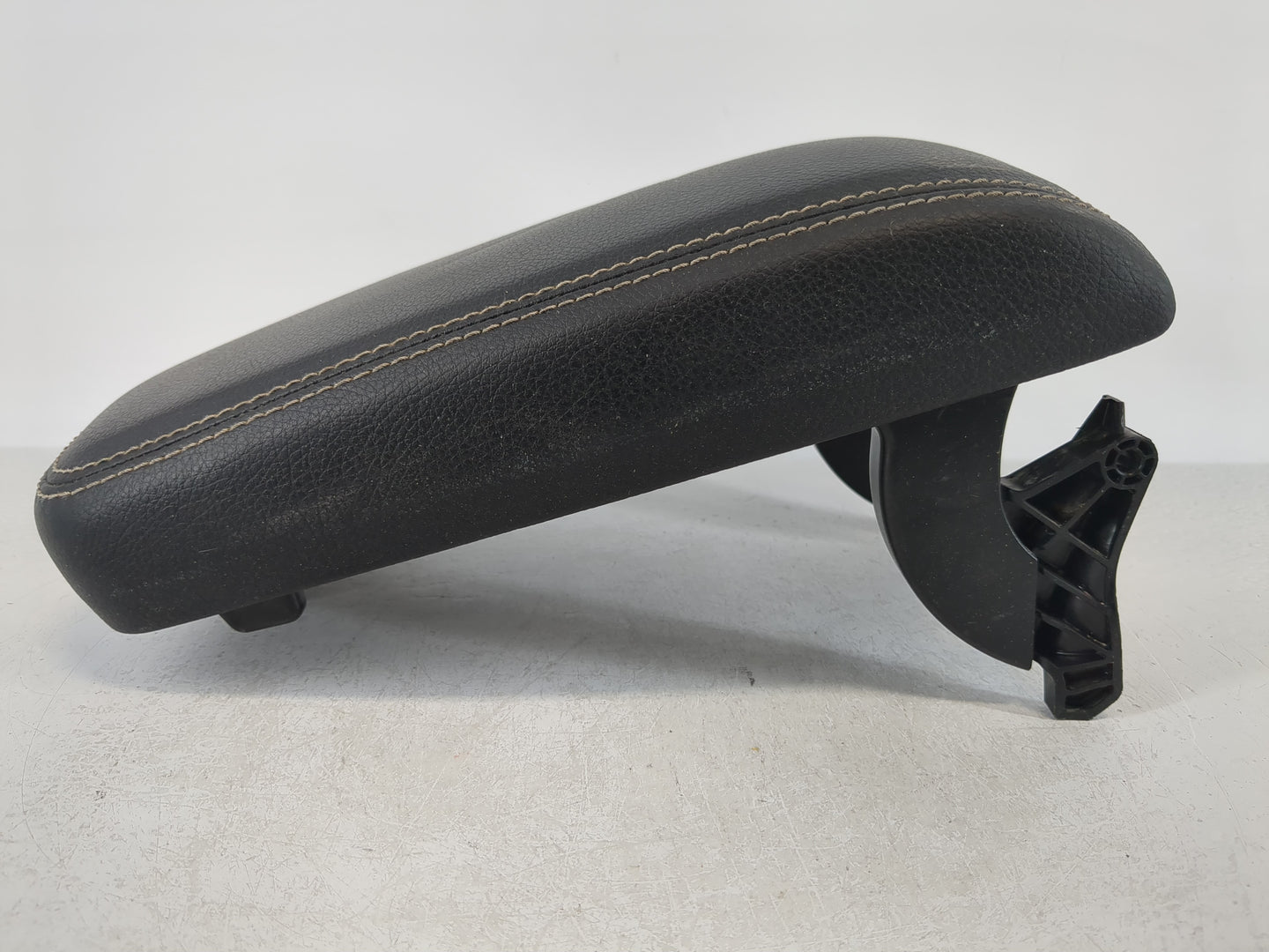 2013-2014 Nissan Altima Center Console Armrest Cover Lid Fits Fits 2013 2014 OEM Used Auto Parts - Oemusedautoparts1.com