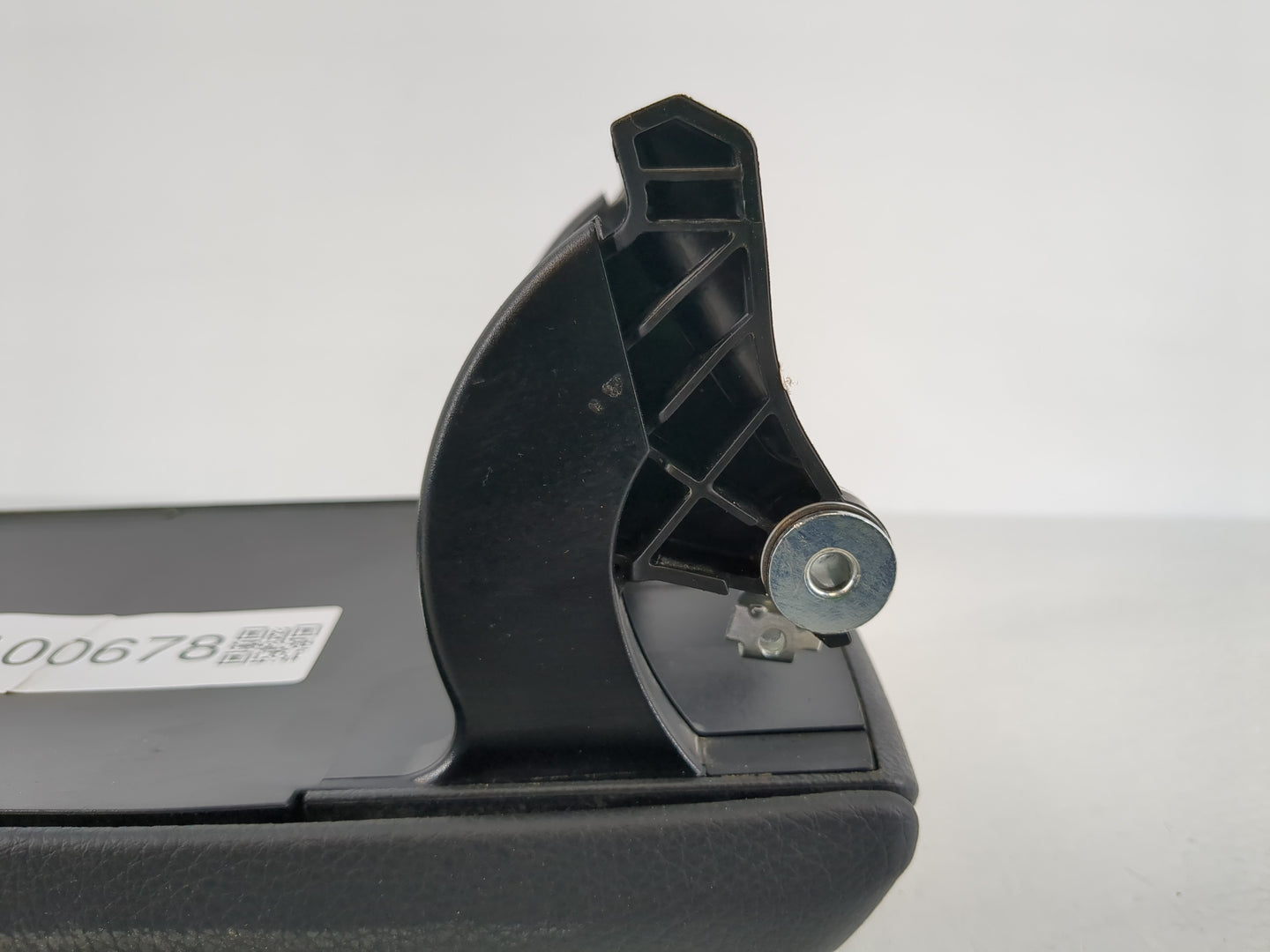 2013-2014 Nissan Altima Center Console Armrest Cover Lid Fits Fits 2013 2014 OEM Used Auto Parts - Oemusedautoparts1.com