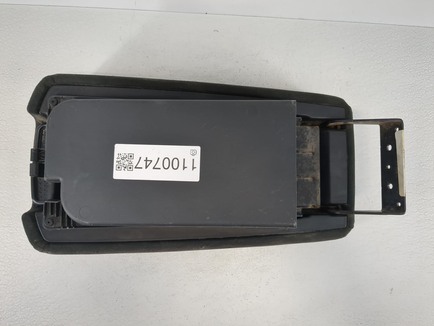 2013-2014 Nissan Altima Center Console Armrest Cover Lid Fits Fits 2013 2014 OEM Used Auto Parts - Oemusedautoparts1.com