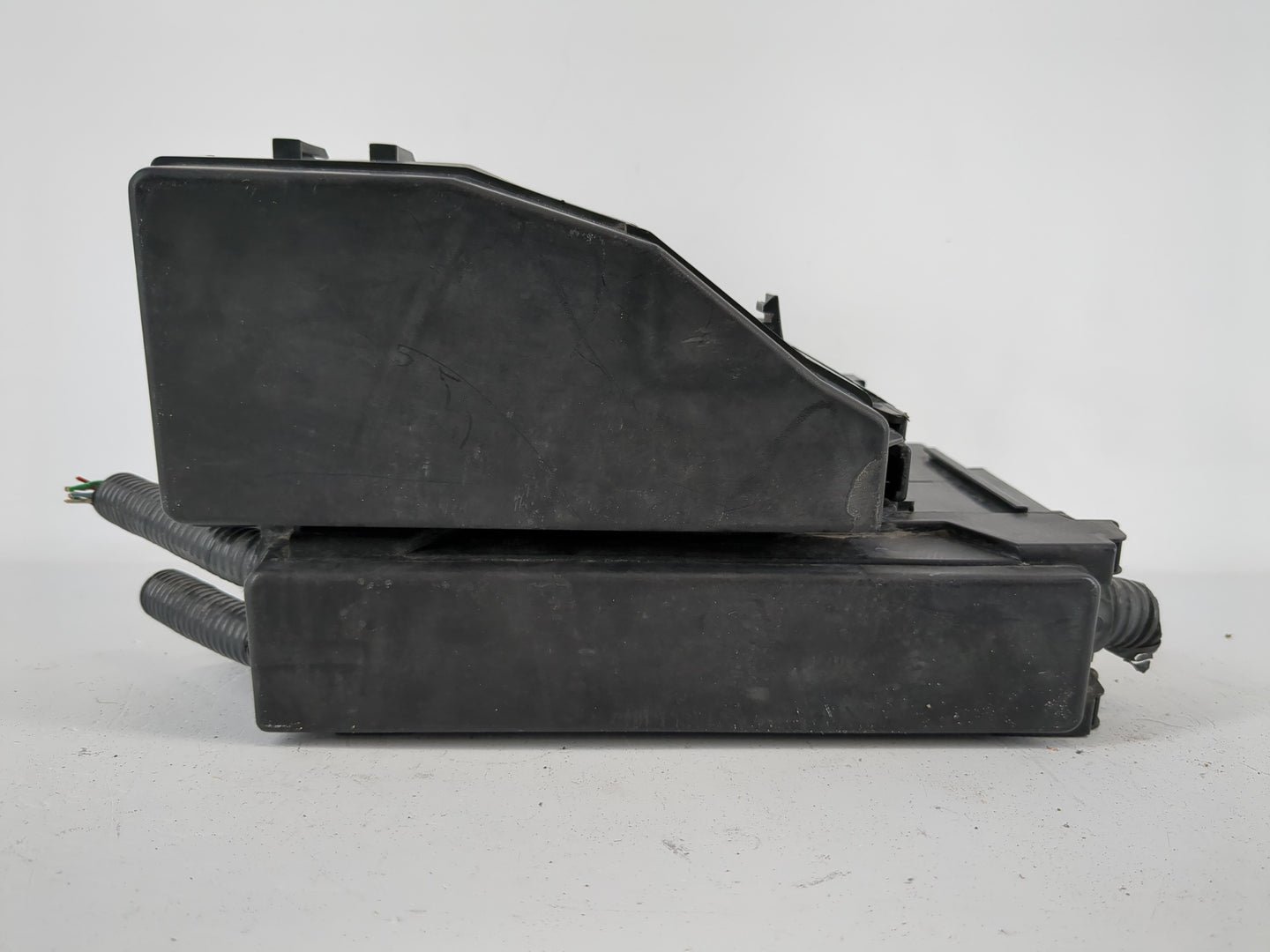 2013-2014 Nissan Altima Fusebox Fuse Box Panel Relay Module P/N:4254-5763-30 Fits Fits 2013 2014 OEM Used Auto Parts - Oemus