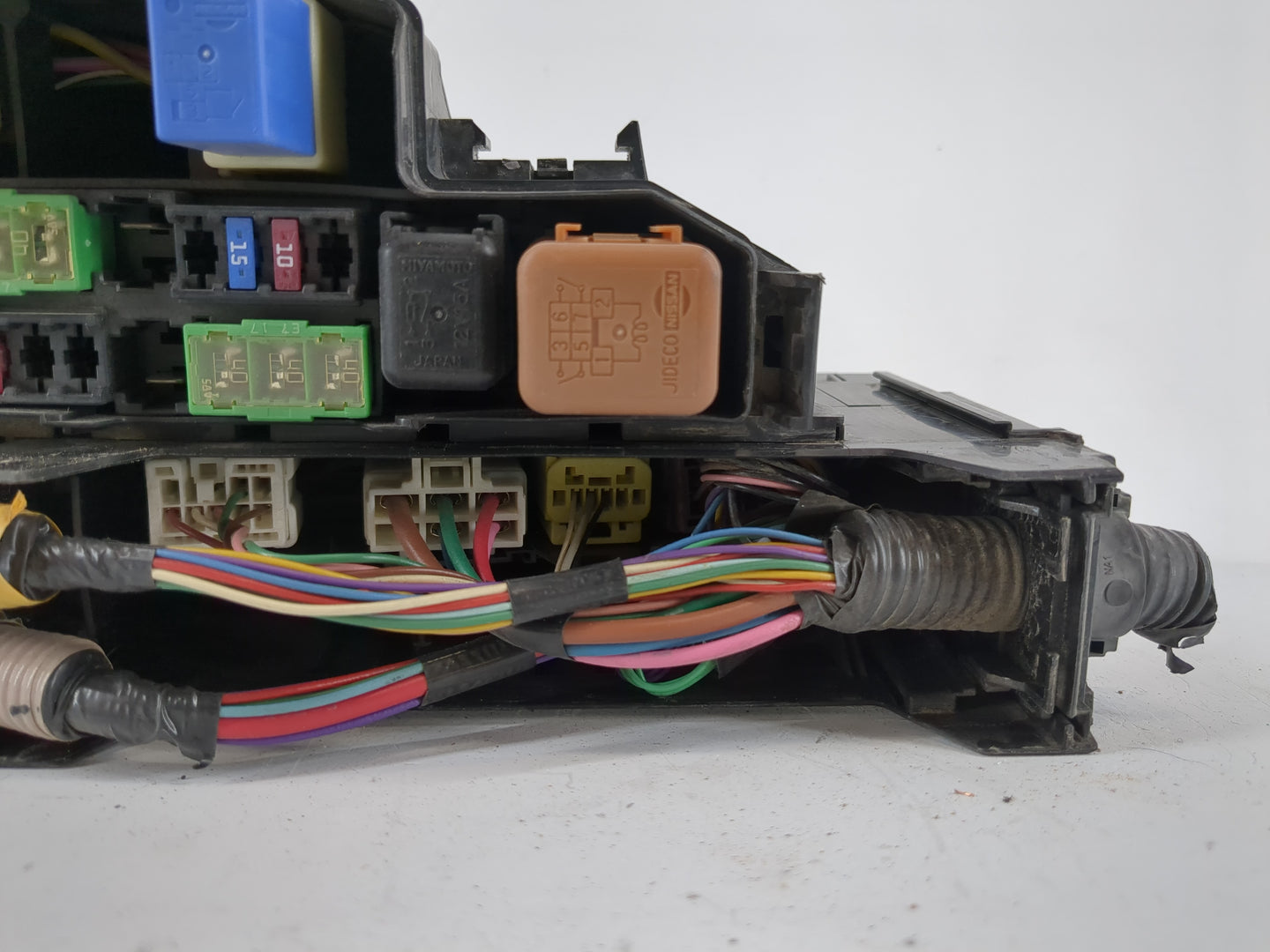 2013-2014 Nissan Altima Fusebox Fuse Box Panel Relay Module P/N:4254-5763-30 Fits Fits 2013 2014 OEM Used Auto Parts - Oemus