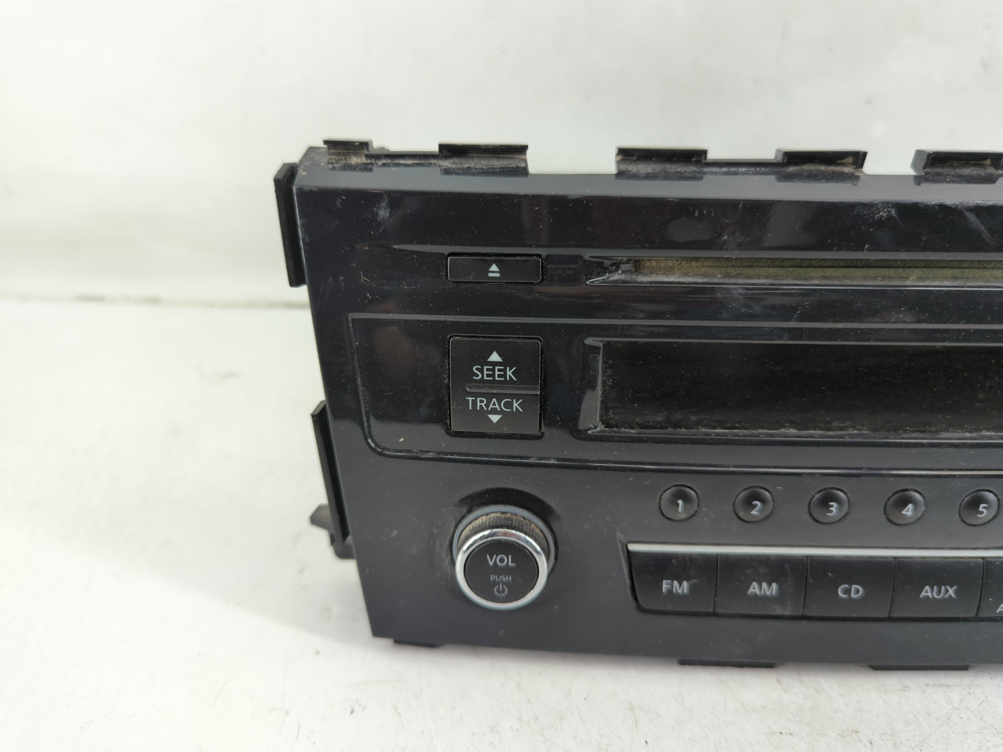 2013-2014 Nissan Altima Radio AM FM Cd Player Receiver Replacement Fits Fits 2013 2014 OEM Used Auto Parts - Oemusedautopart