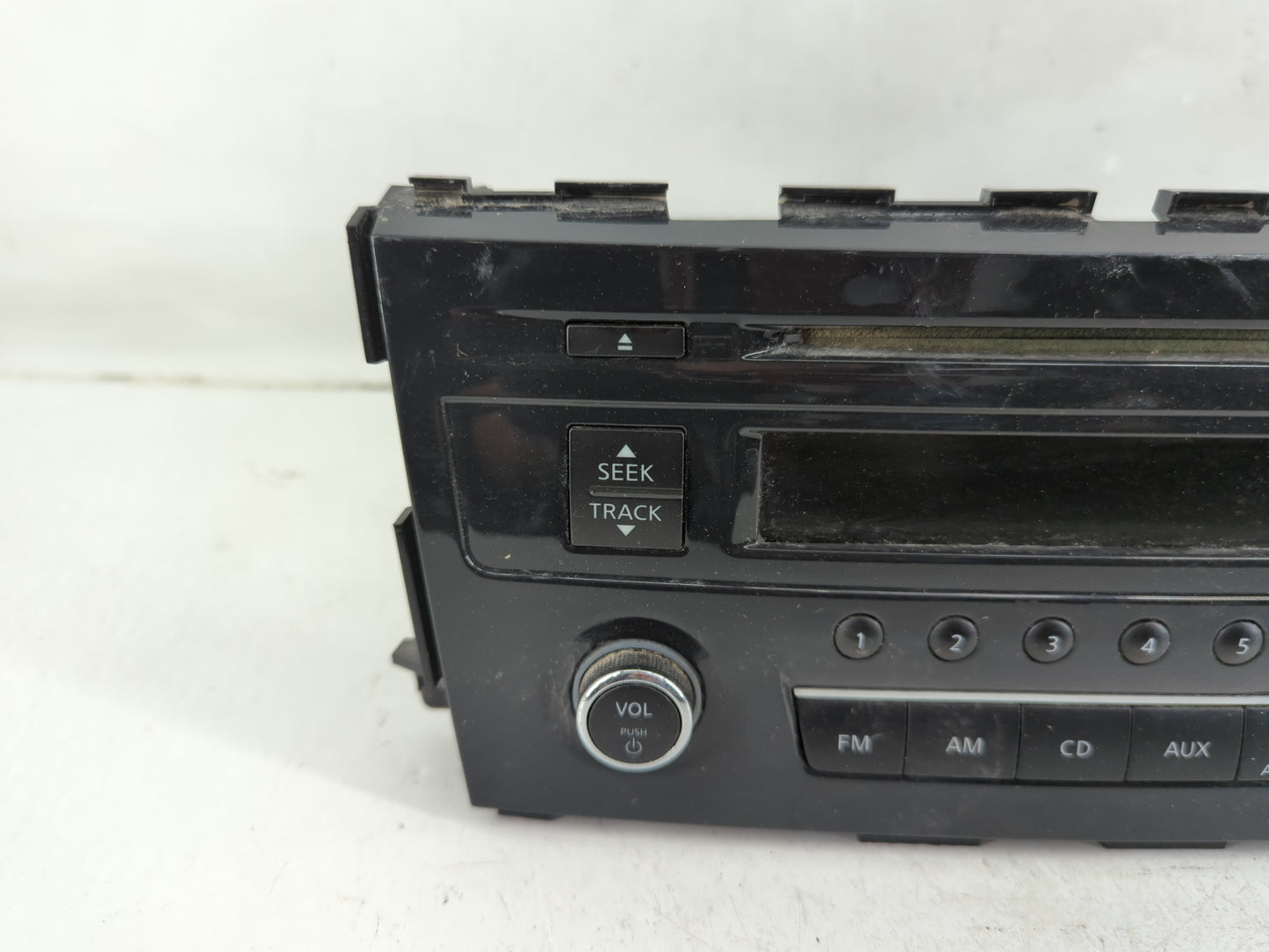 2013-2014 Nissan Altima Radio AM FM Cd Player Receiver Replacement Fits Fits 2013 2014 OEM Used Auto Parts - Oemusedautopart