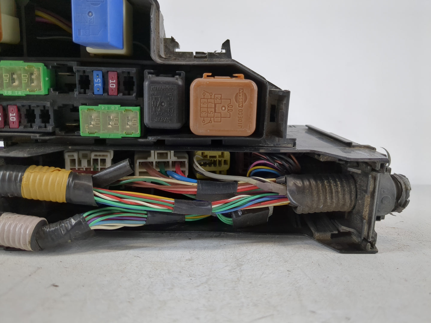 2013-2014 Nissan Altima Fusebox Fuse Box Panel Relay Module P/N:7254-5763-30 Fits Fits 2013 2014 OEM Used Auto Parts - Oemus