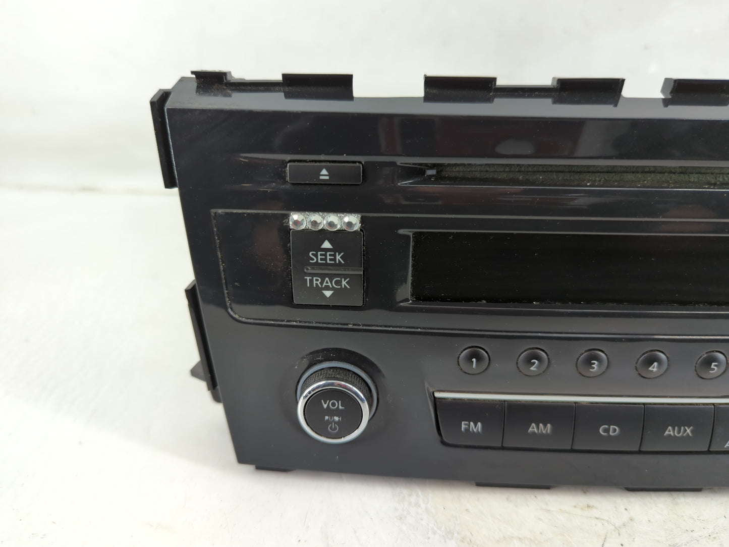 2013-2015 Nissan Altima Radio AM FM Cd Player Receiver Replacement P/N:28185 3TB0G Fits Fits 2013 2014 2015 OEM Used Auto Pa