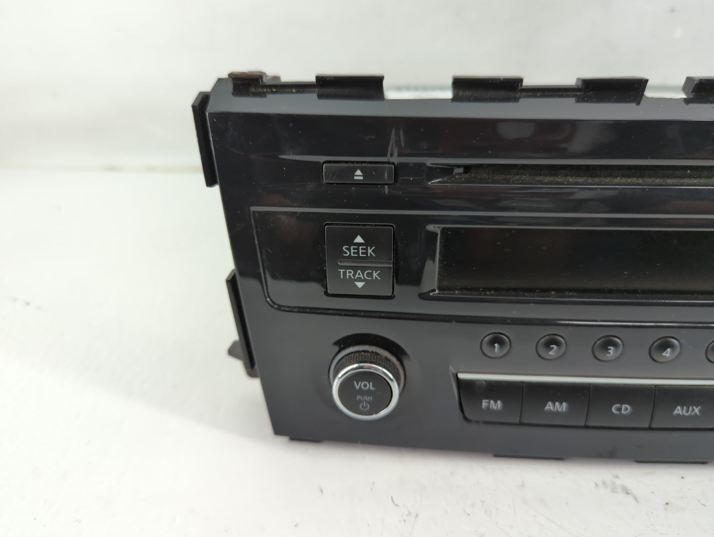 2013-2015 Nissan Altima Radio AM FM Cd Player Receiver Replacement P/N:28185 3TB0G Fits Fits 2013 2014 2015 OEM Used Auto Pa