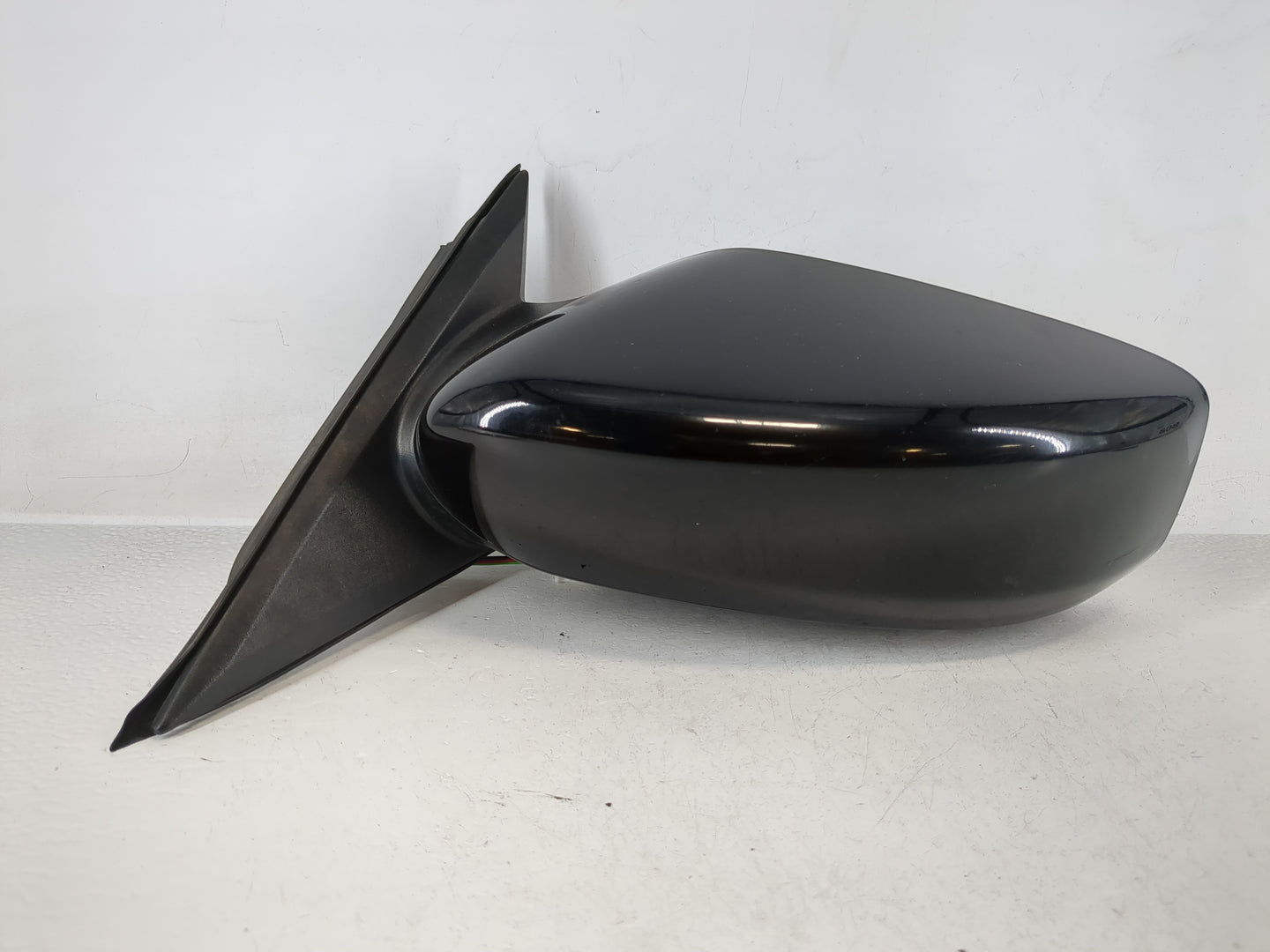 2013-2018 Nissan Altima Driver Side View Mirror - Left Door Mirror OEM Used - Oemusedautoparts1.com