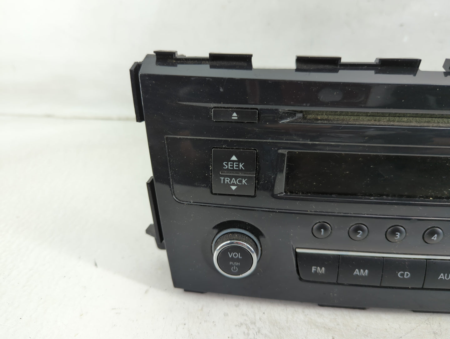 2013-2015 Nissan Altima Radio AM FM Cd Player Receiver Replacement P/N:28185 3TB0G Fits Fits 2013 2014 2015 OEM Used Auto Pa