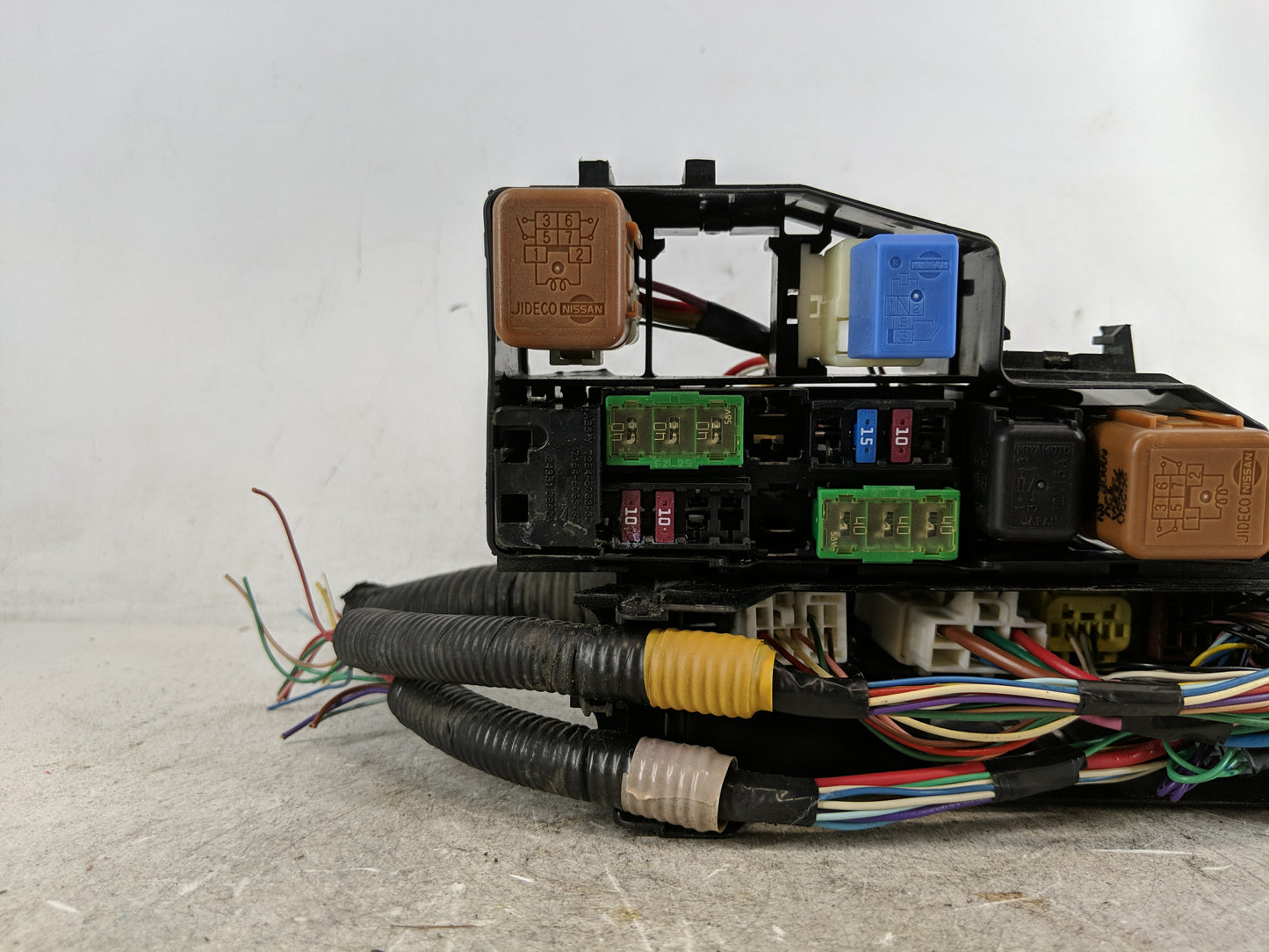 2013-2014 Nissan Altima Fusebox Fuse Box Panel Relay Module P/N:7164-6768-30 7254-5763-30 Fits Fits 2013 2014 OEM Used Auto 