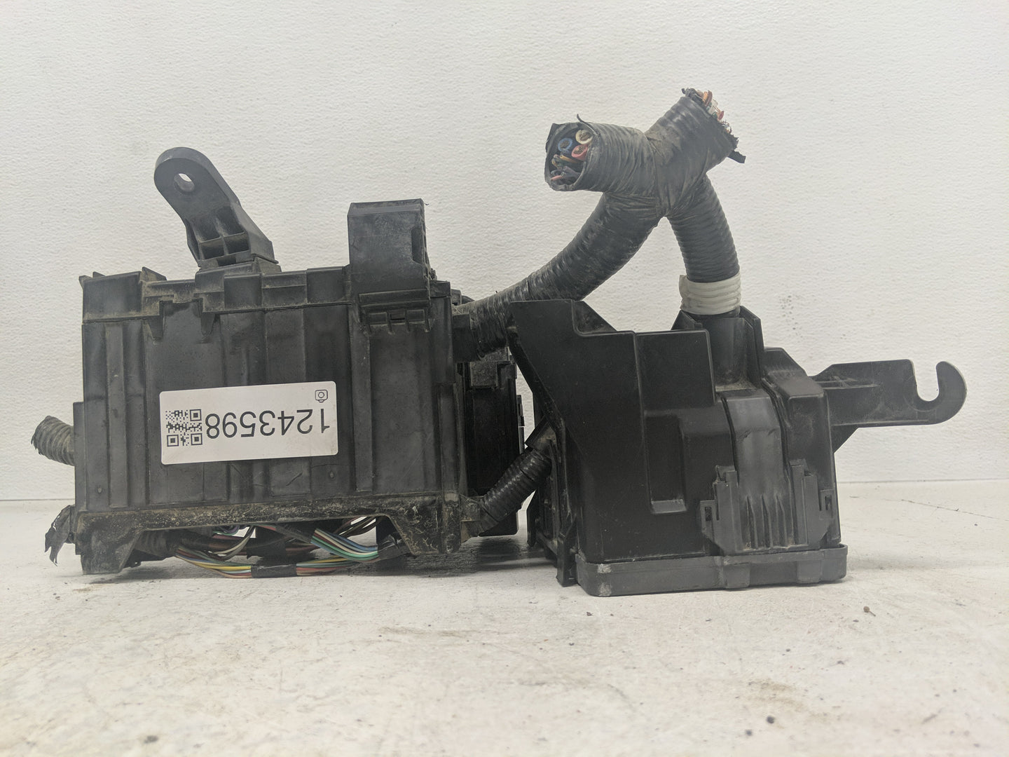 2013-2014 Nissan Altima Fusebox Fuse Box Panel Relay Module Fits Fits 2013 2014 OEM Used Auto Parts - Oemusedautoparts1.com