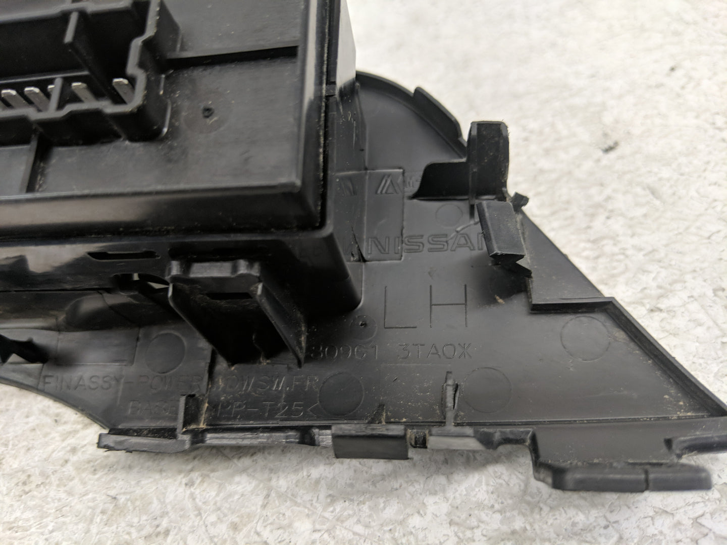 2013-2018 Nissan Altima Master Power Window Switch Replacement Driver Side Left Fits OEM Used Auto Parts - Oemusedautoparts1
