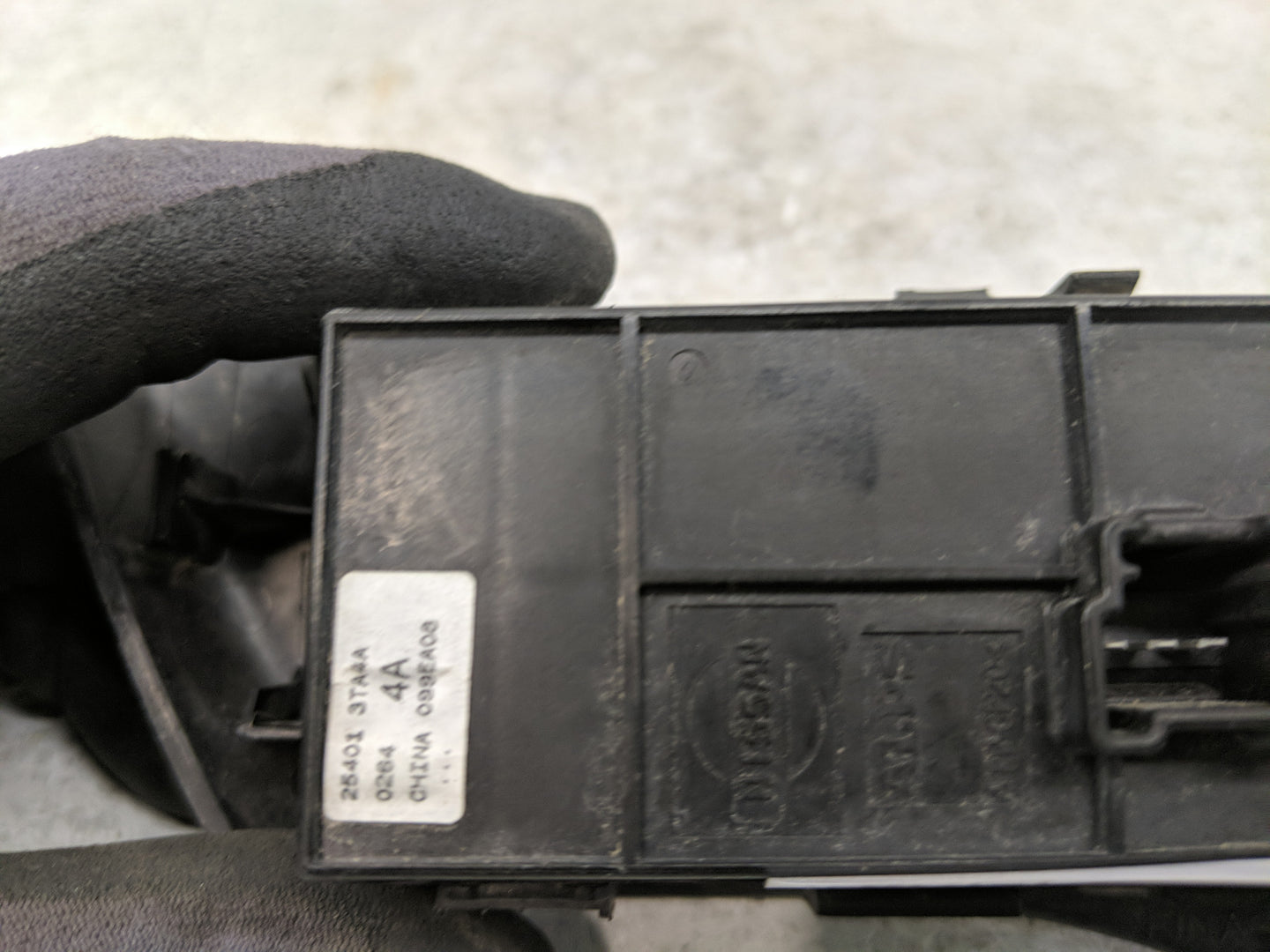 2013-2018 Nissan Altima Master Power Window Switch Replacement Driver Side Left P/N:25401 3TA4A Fits OEM Used Auto Parts - O