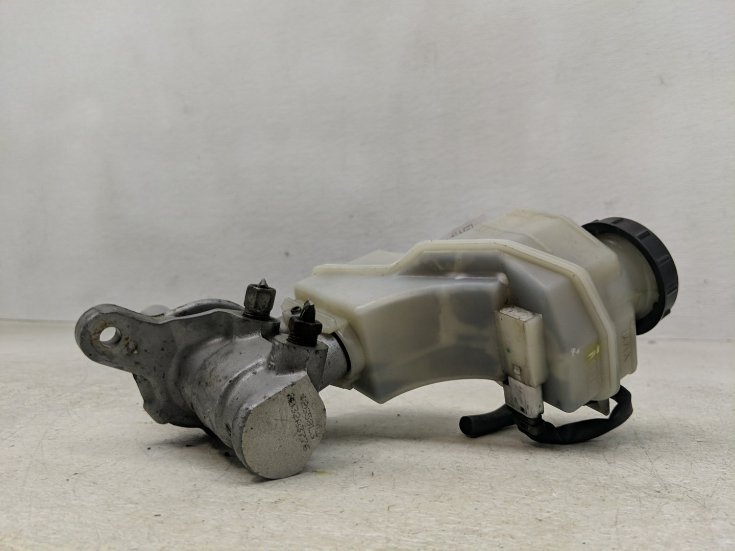 2013-2018 Nissan Altima Brake Master Cylinder 1311483 - Oemusedautoparts1.com