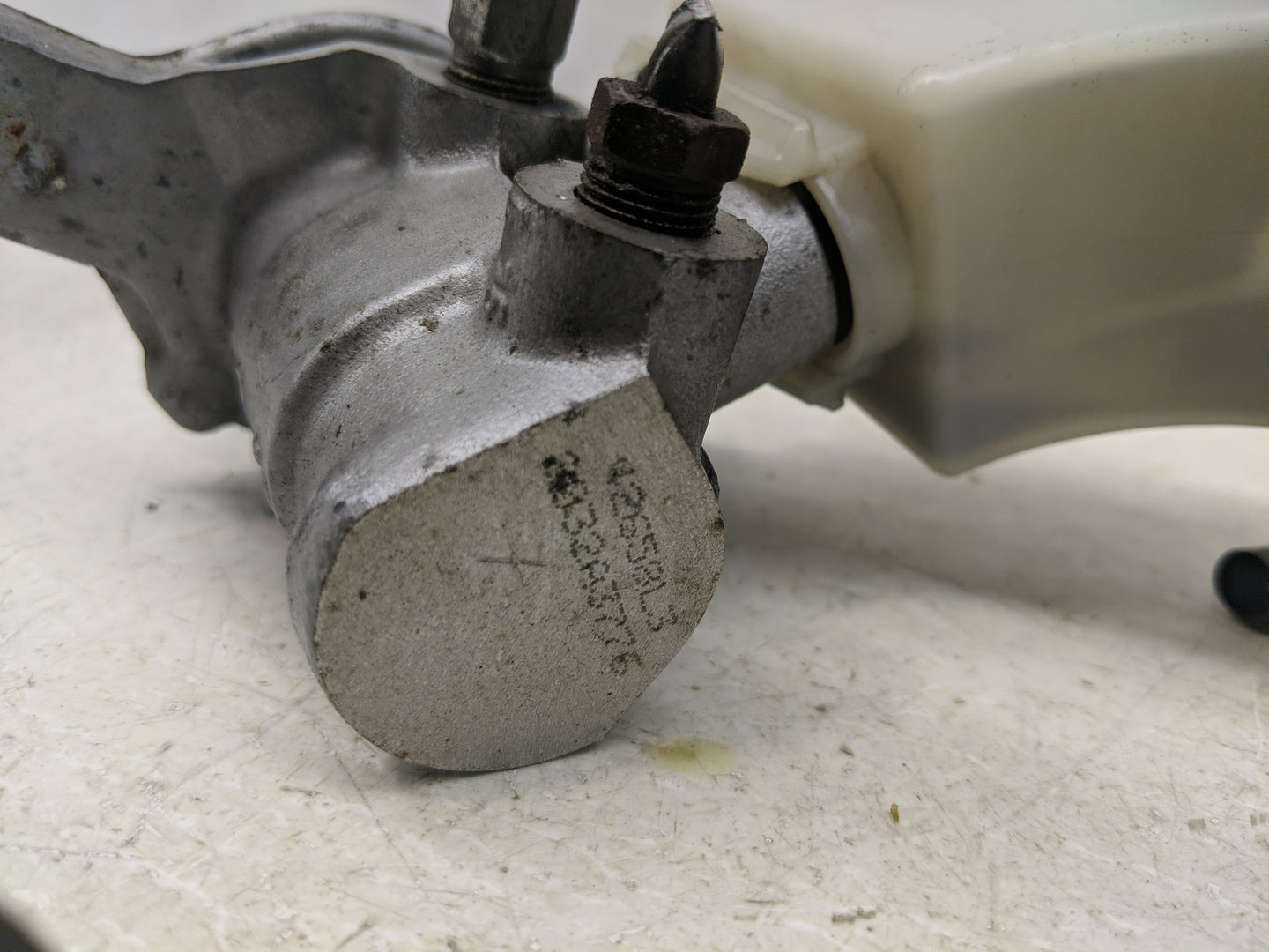 2013-2018 Nissan Altima Brake Master Cylinder 1311483 - Oemusedautoparts1.com